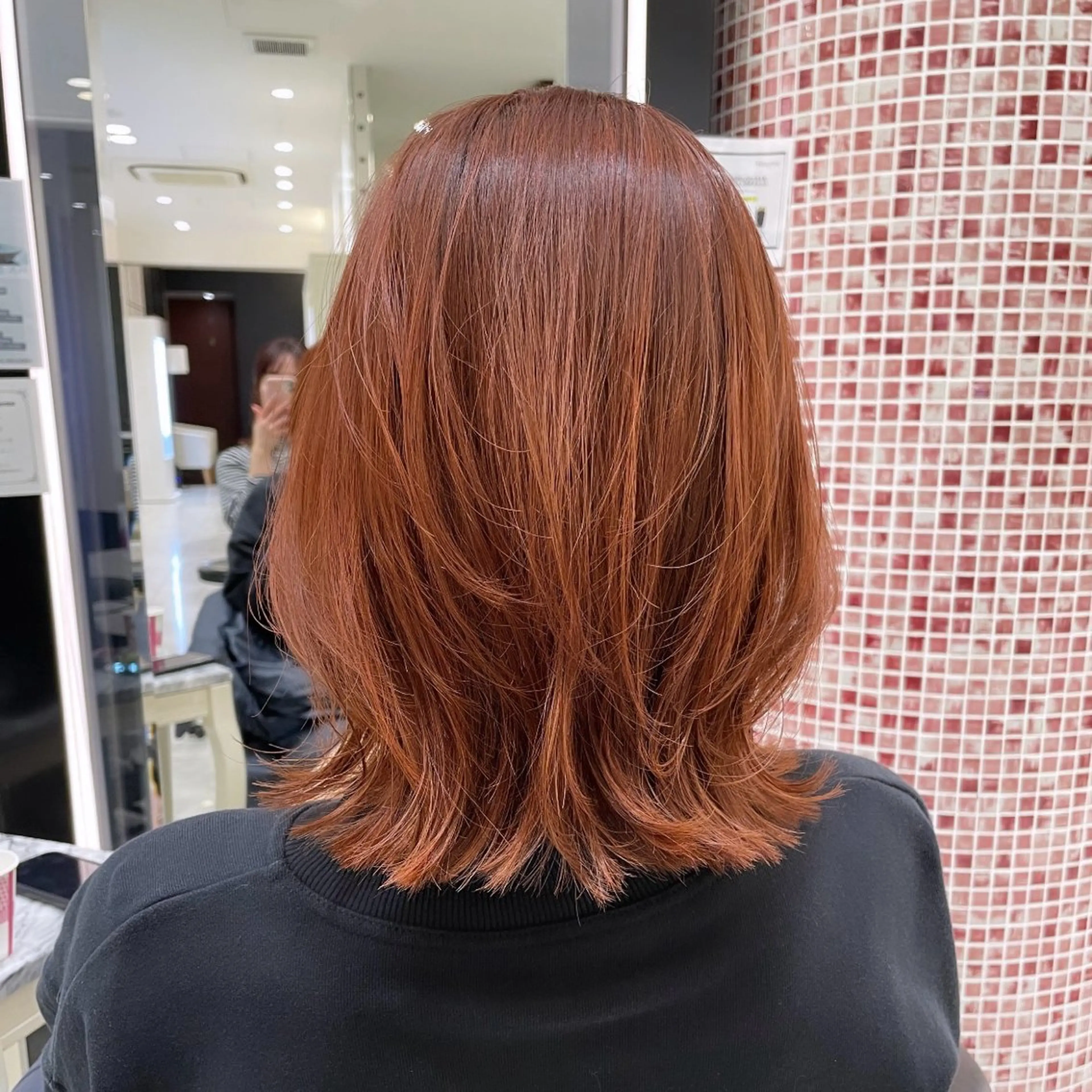 ミディアム カラー オレンジ オレンジピンク ピンクカラー 顔まわりレイヤー 顔周りカット ヘアカラー トリートメント ボブパーマ ♡ヨシカワハナコのヘアスタイル