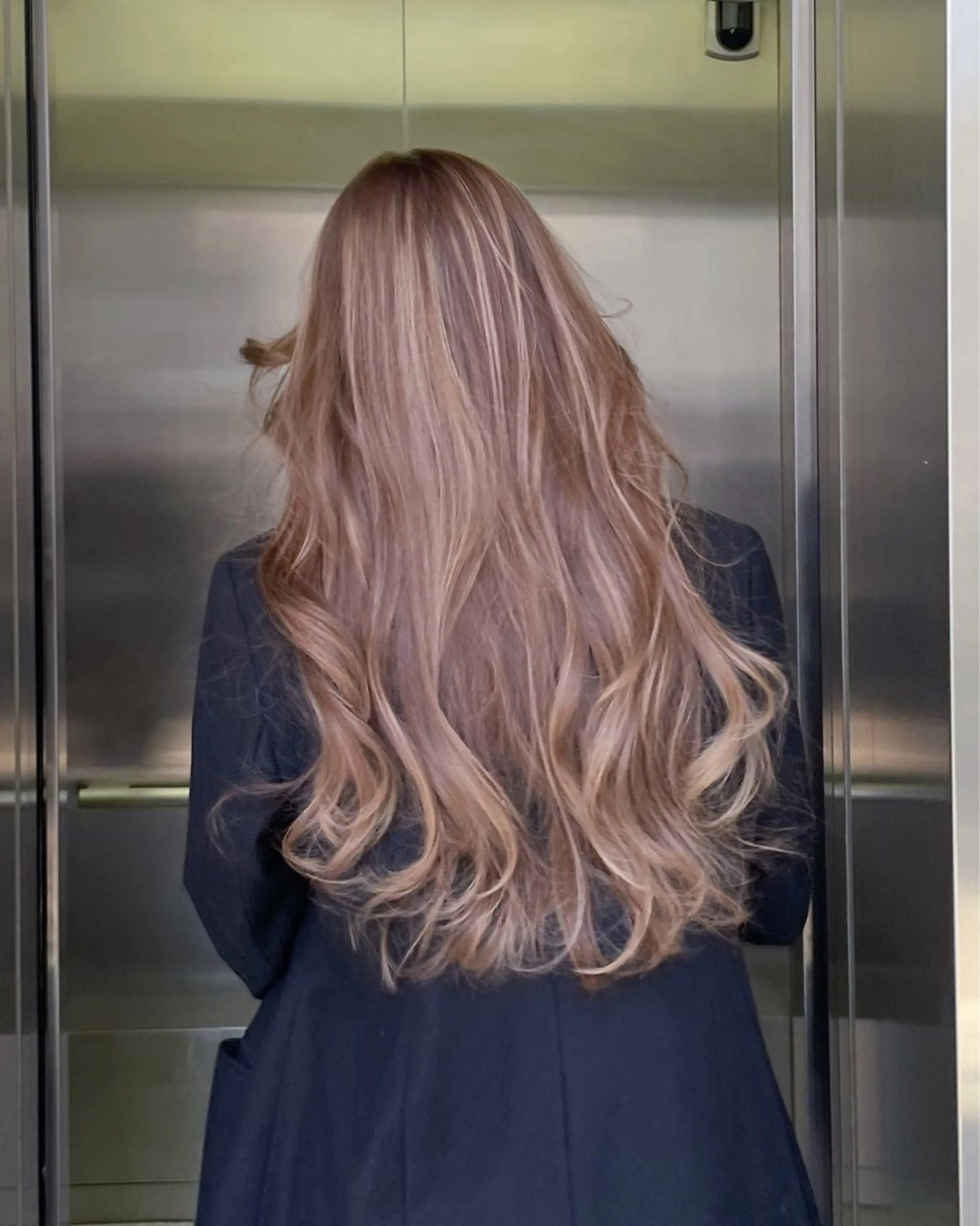 セミロング カラー ブリーチ 似合わせカット レイヤー/ブリーチ ♥️【木坂 桃歌】のヘアスタイル