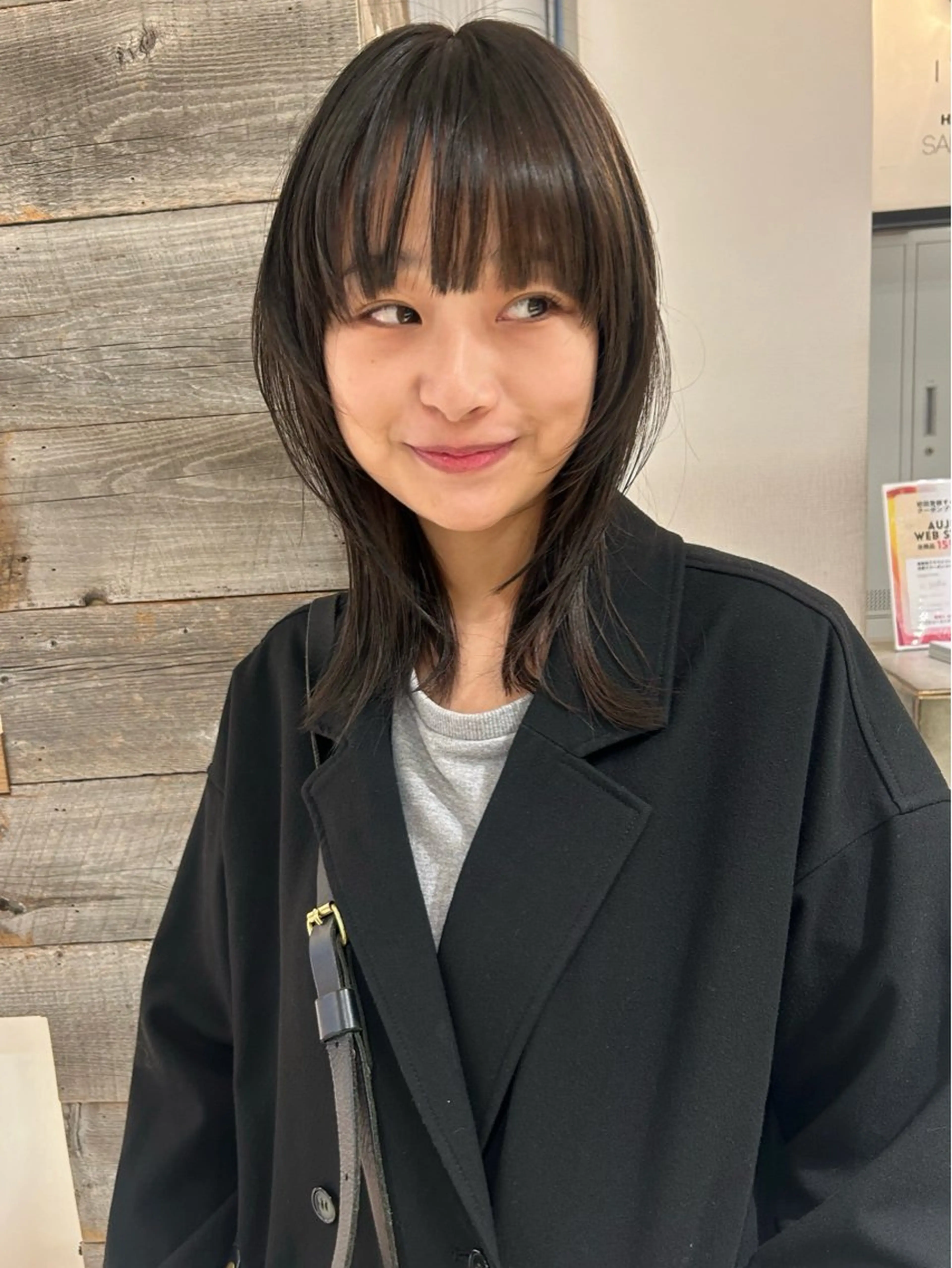 ミディアム カラー ウルフカット カット ヘアカラー トリートメント Loom.所属・村上雅人 ナチュラルモードのヘアスタイル
