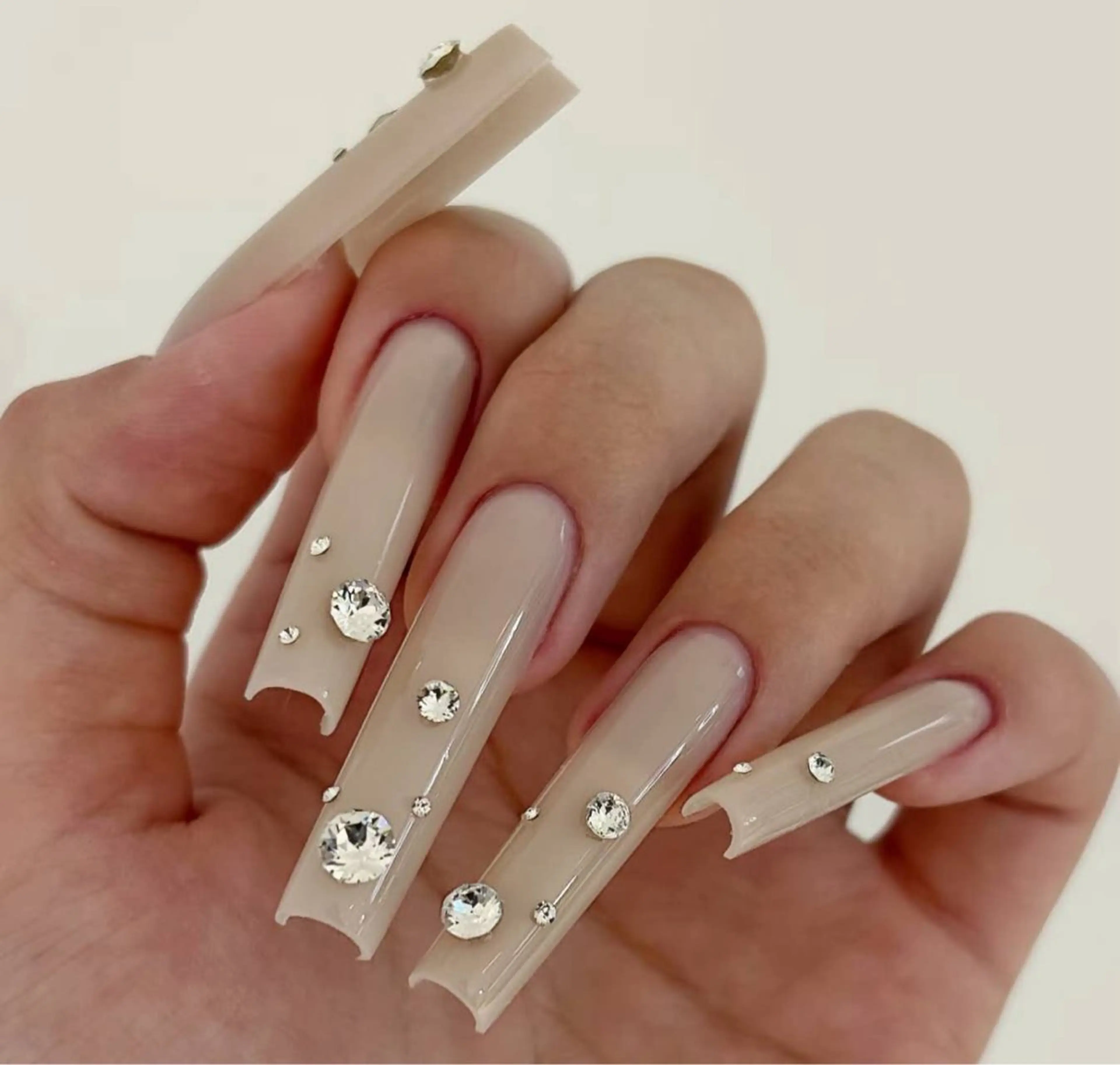 ネイル 小島 阿佑美のネイルデザイン