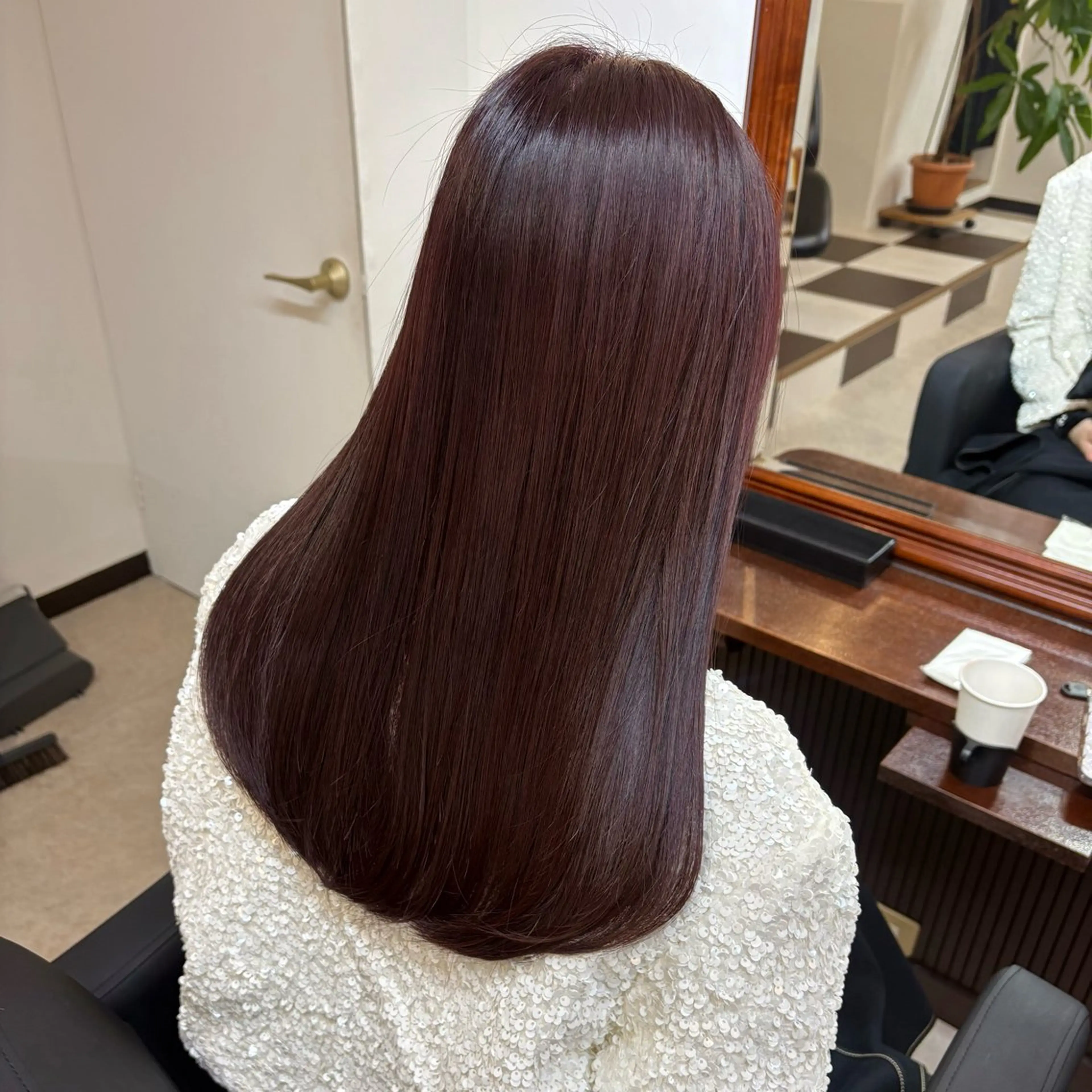 セミロング カラー ボルドーカラー カット ヘアカラー SHICUNE /ミホのヘアスタイル