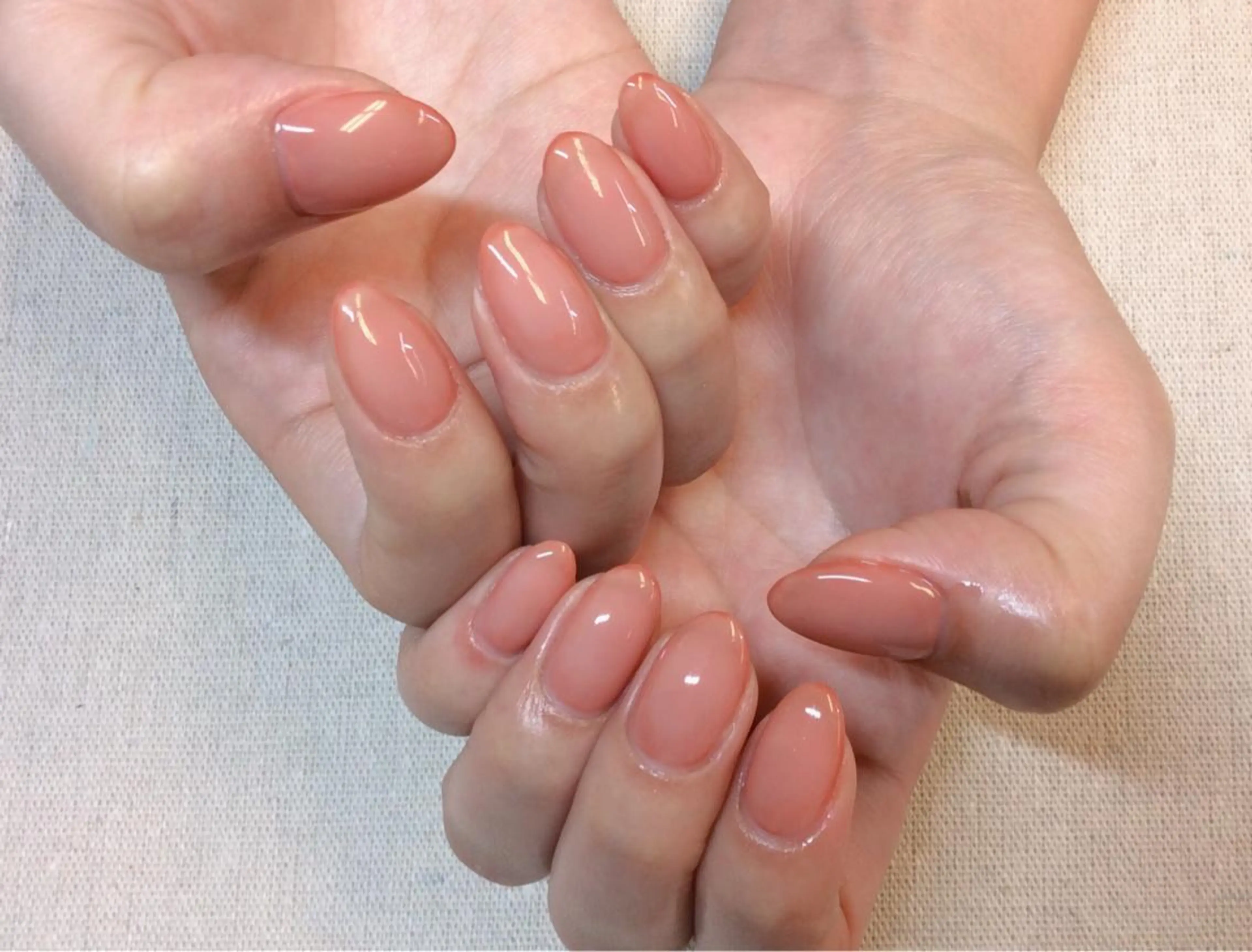 ネイル グラデーション ワンカラーネイル 新橋 ルキナ スタッフのネイルデザイン