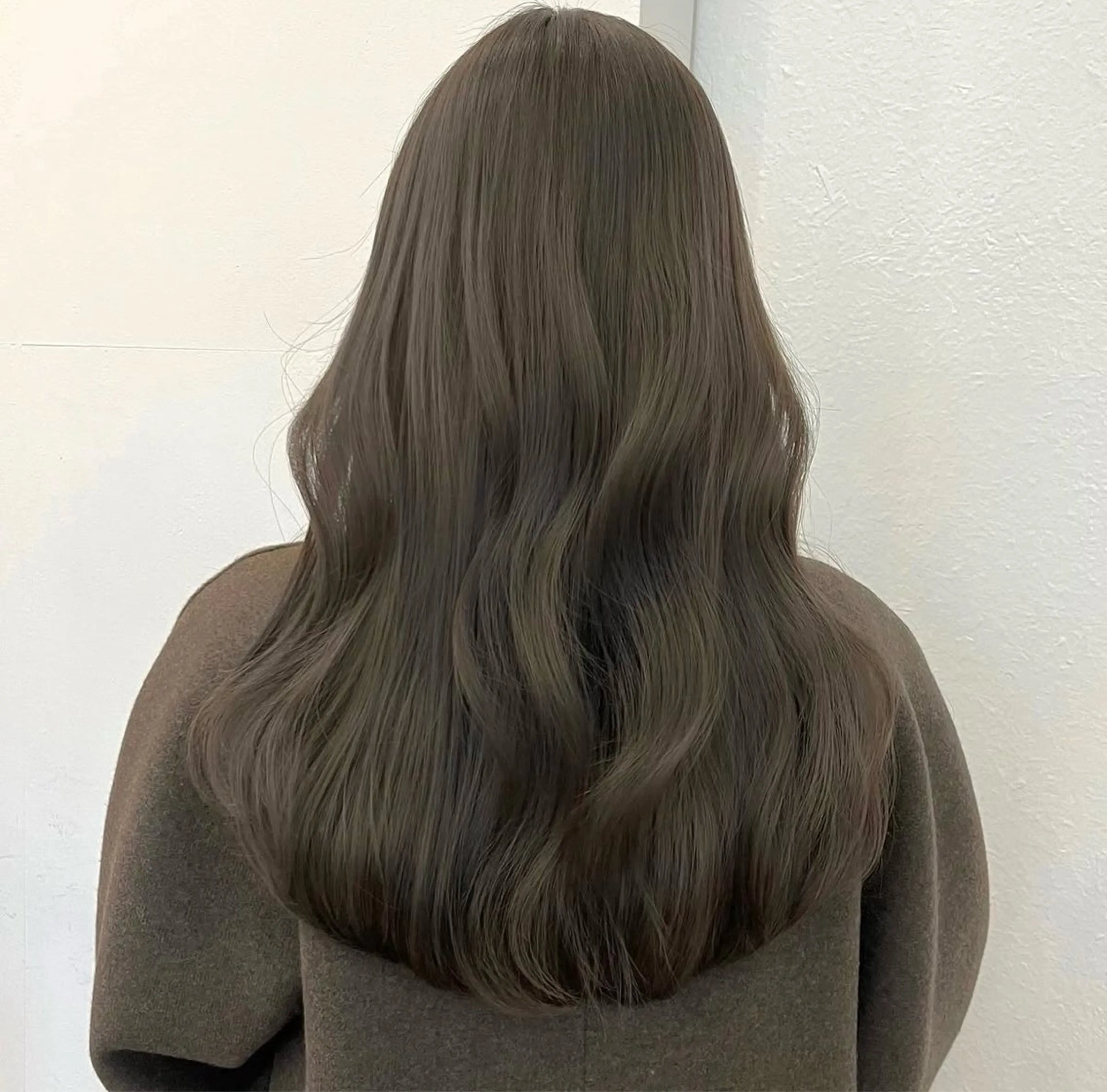 セミロング カット ヘアカラー yuzua/オリーブ /透明感/レイヤーのヘアスタイル