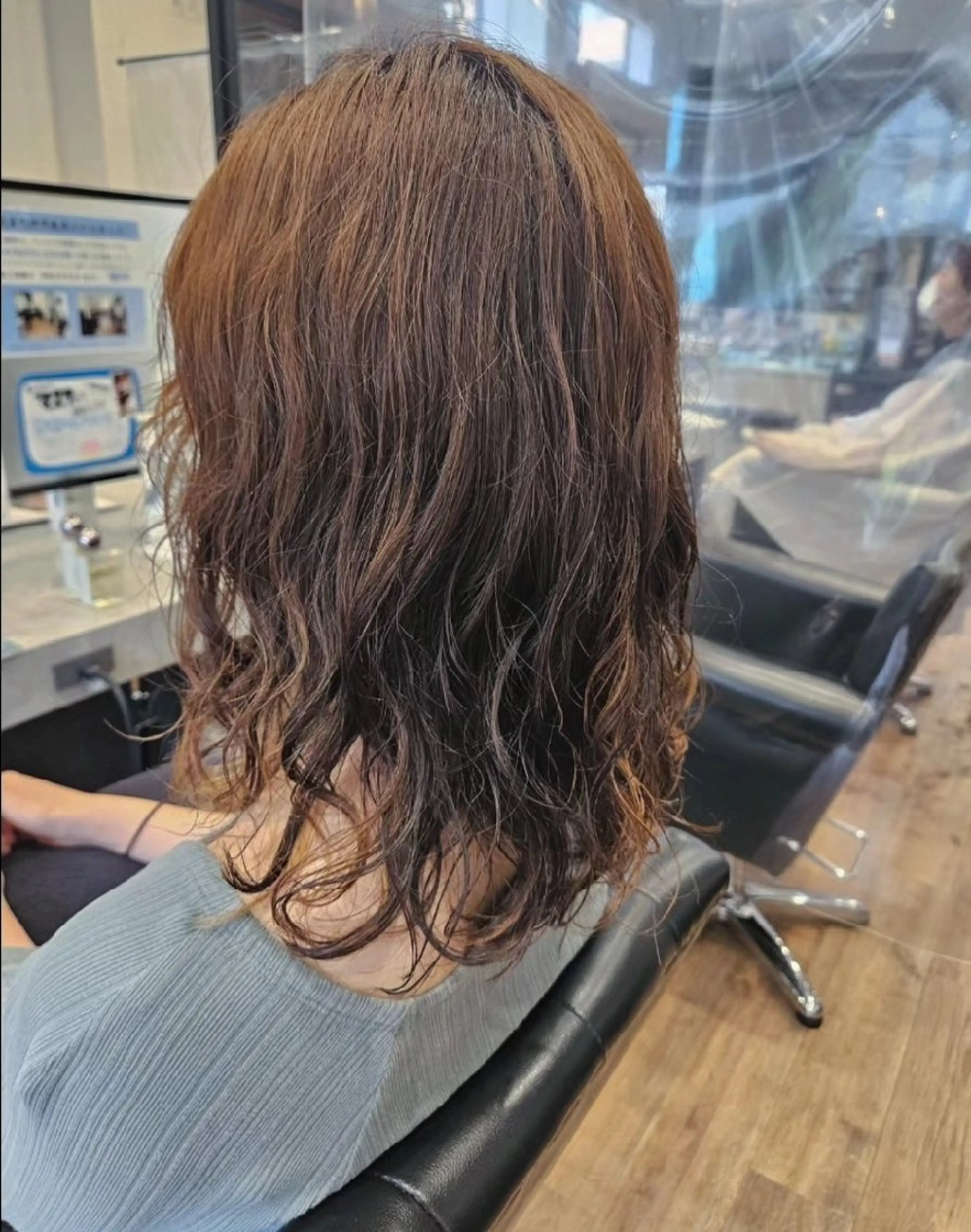 セミロング パーマ 関口 友菜のヘアスタイル