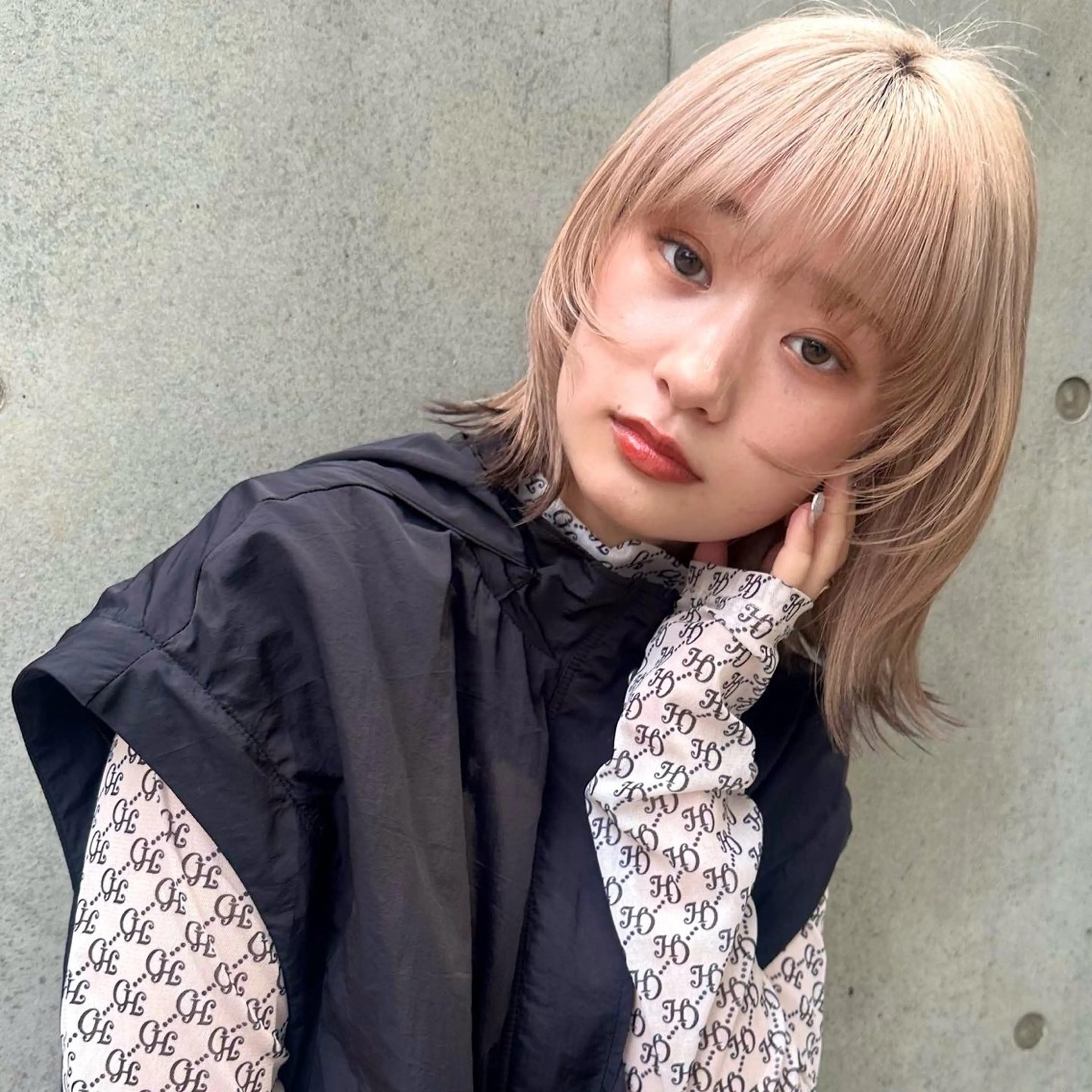 ミディアム カラー raika .のヘアスタイル