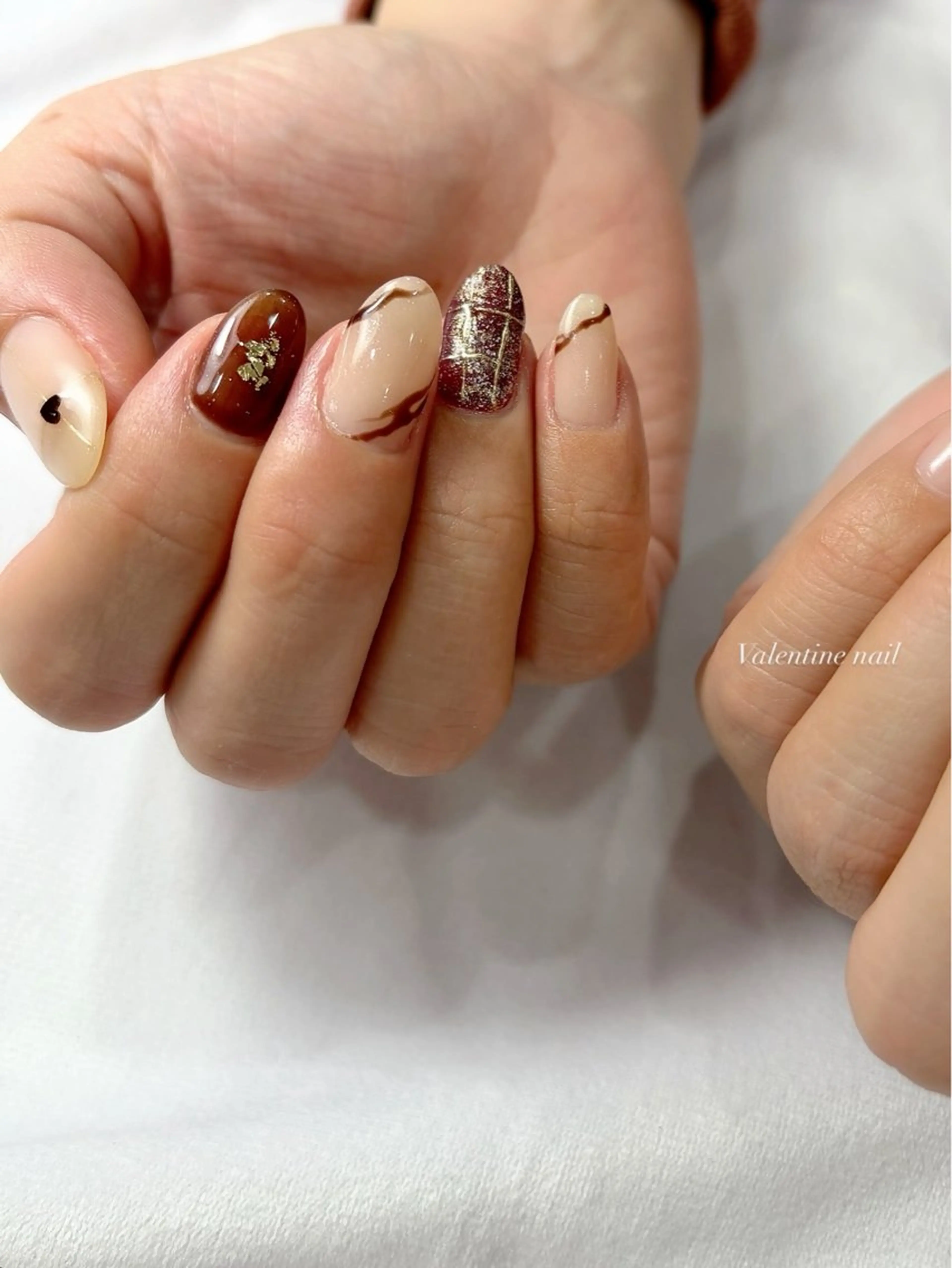 ネイル ブラウン ハート マグネットネイル 赤色 バレンタイン soi.所属・f. harukaのネイルデザイン