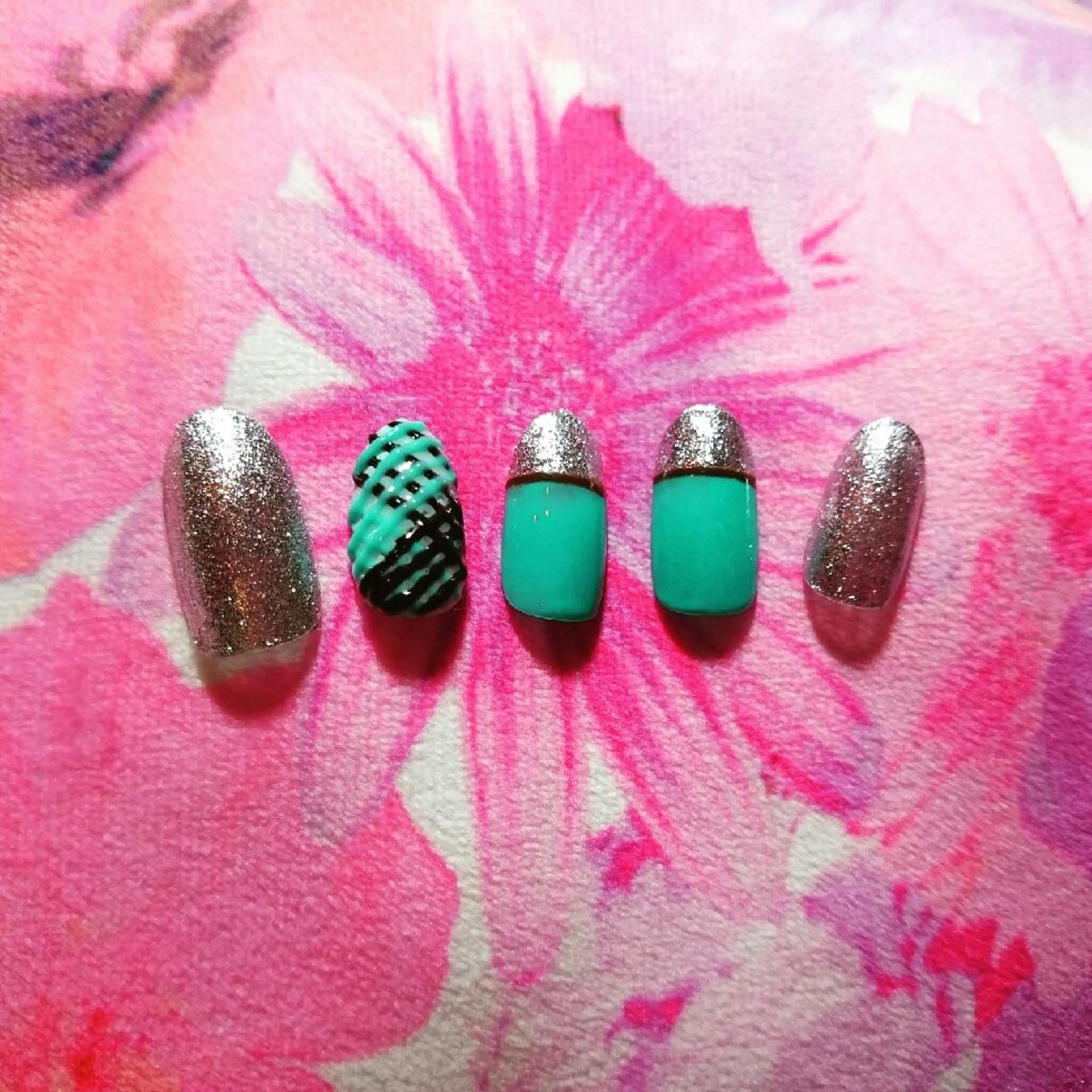 ネイル JEWEL nailのネイルデザイン