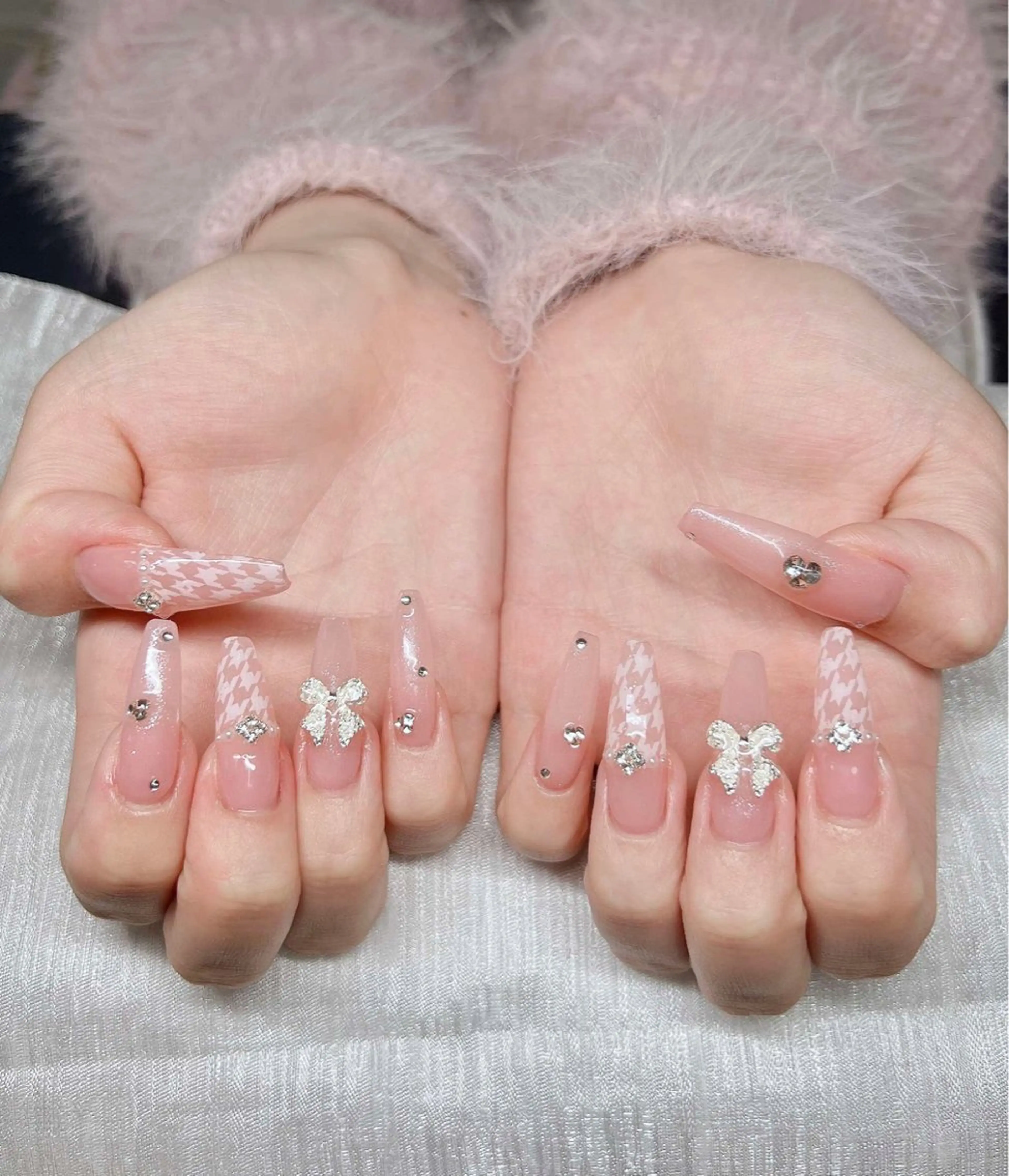 ネイル オーロラネイル チークネイル 長さ出し フットネイル フレンチネイル ハンドネイル Lee Nails チップ長さだし専門店のネイルデザイン