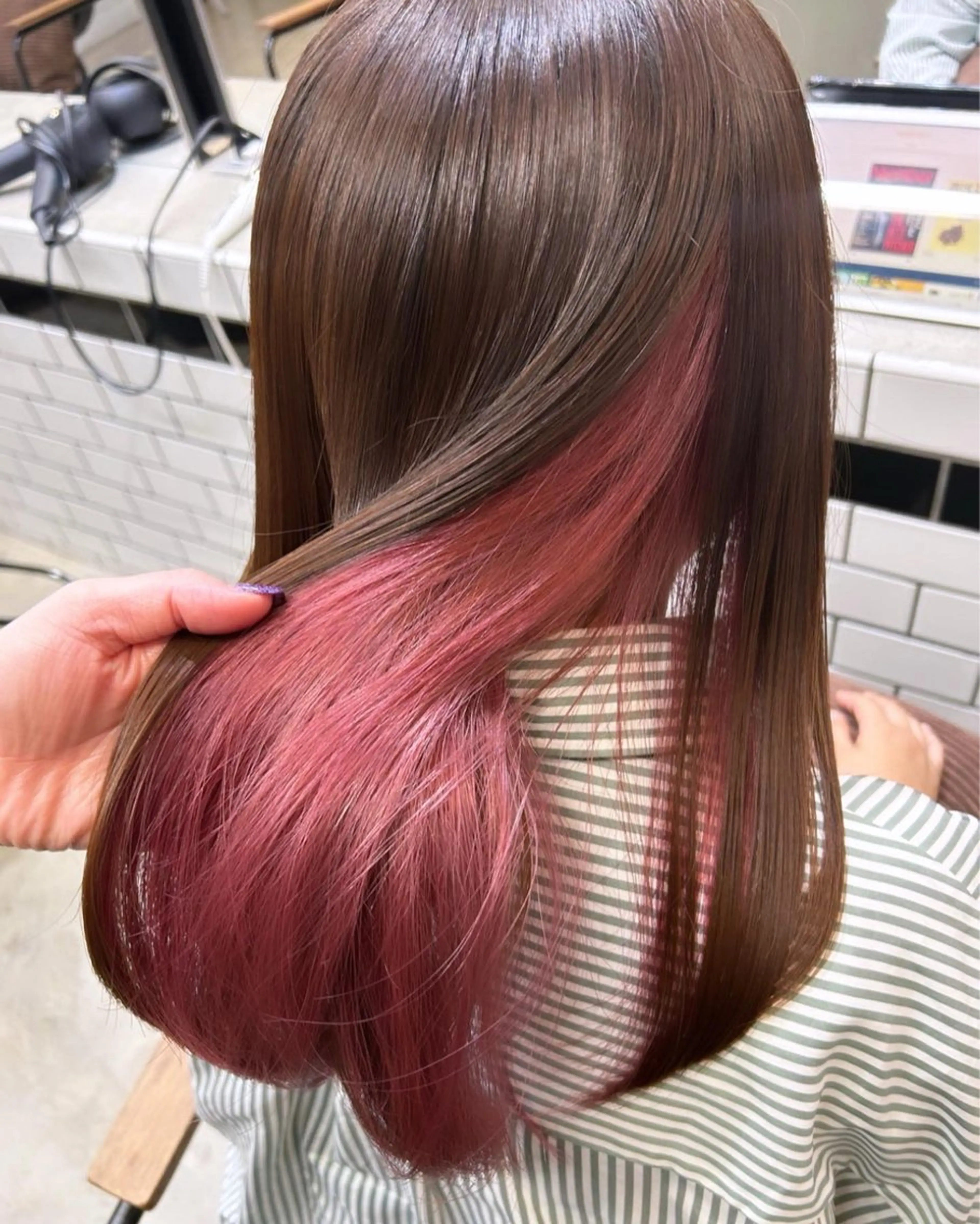 ✨【インナーカラー】✨(インナー部分のみブリーチ+カラー)+全体ワンカラー+トリートメントの写真