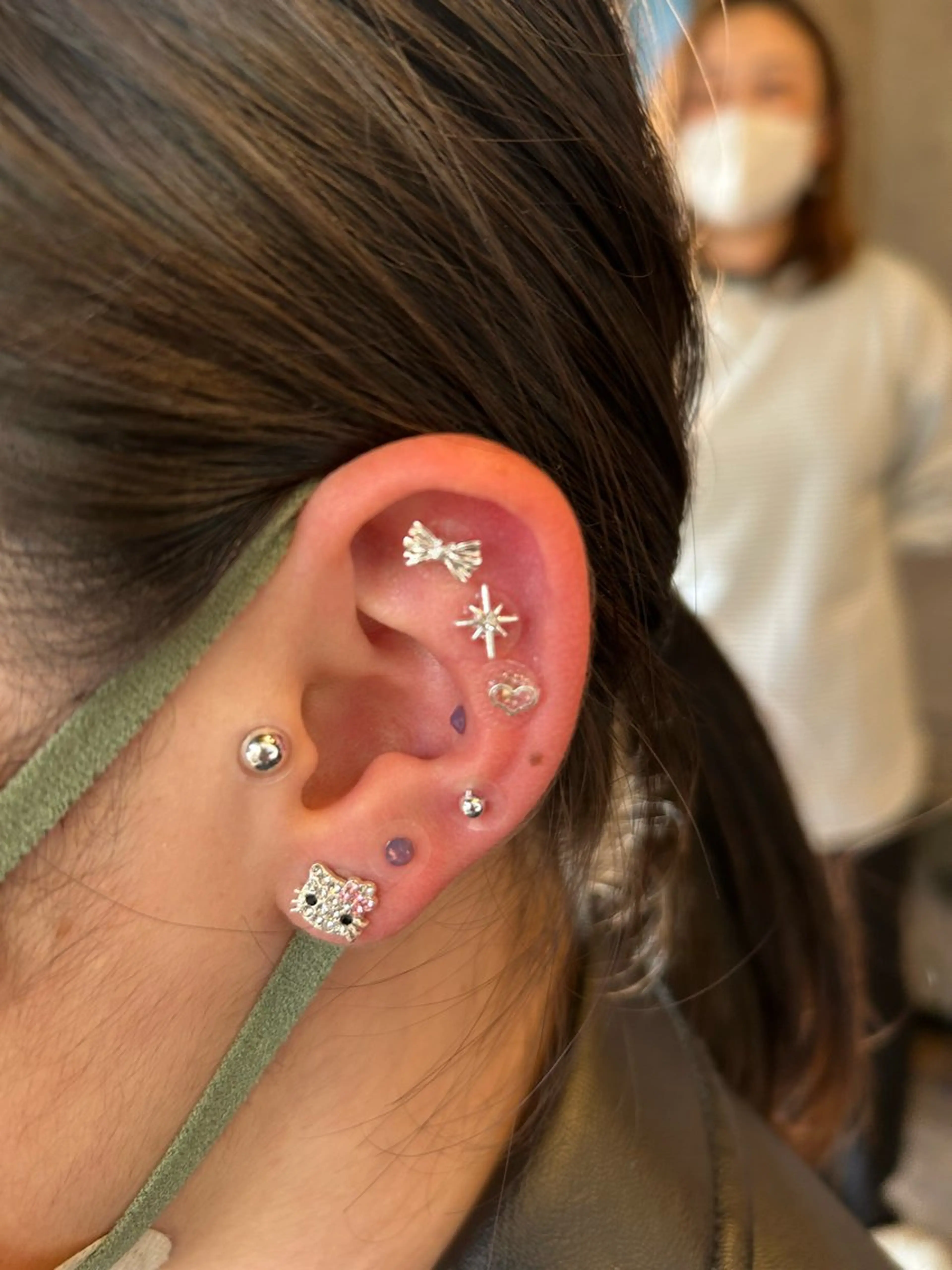 【ミニモ学割付け放題】耳つぼジュエリー💎👂追加料金なし✨可愛いくおしゃれにの写真