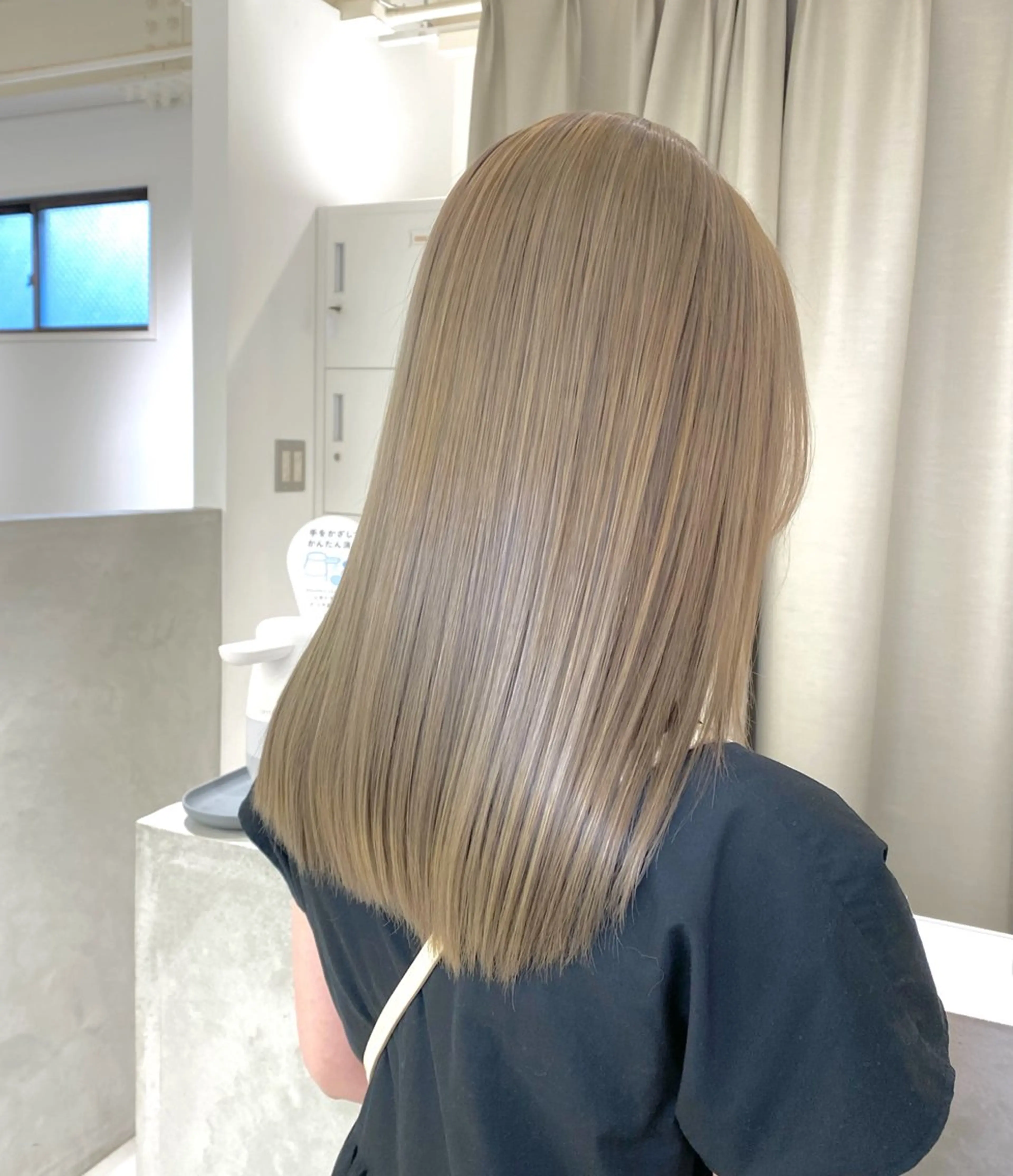ロング カラー ベージュカラー ブリーチ オリーブベージュ kumon ayu ブリーチ/ハイトーンのヘアスタイル