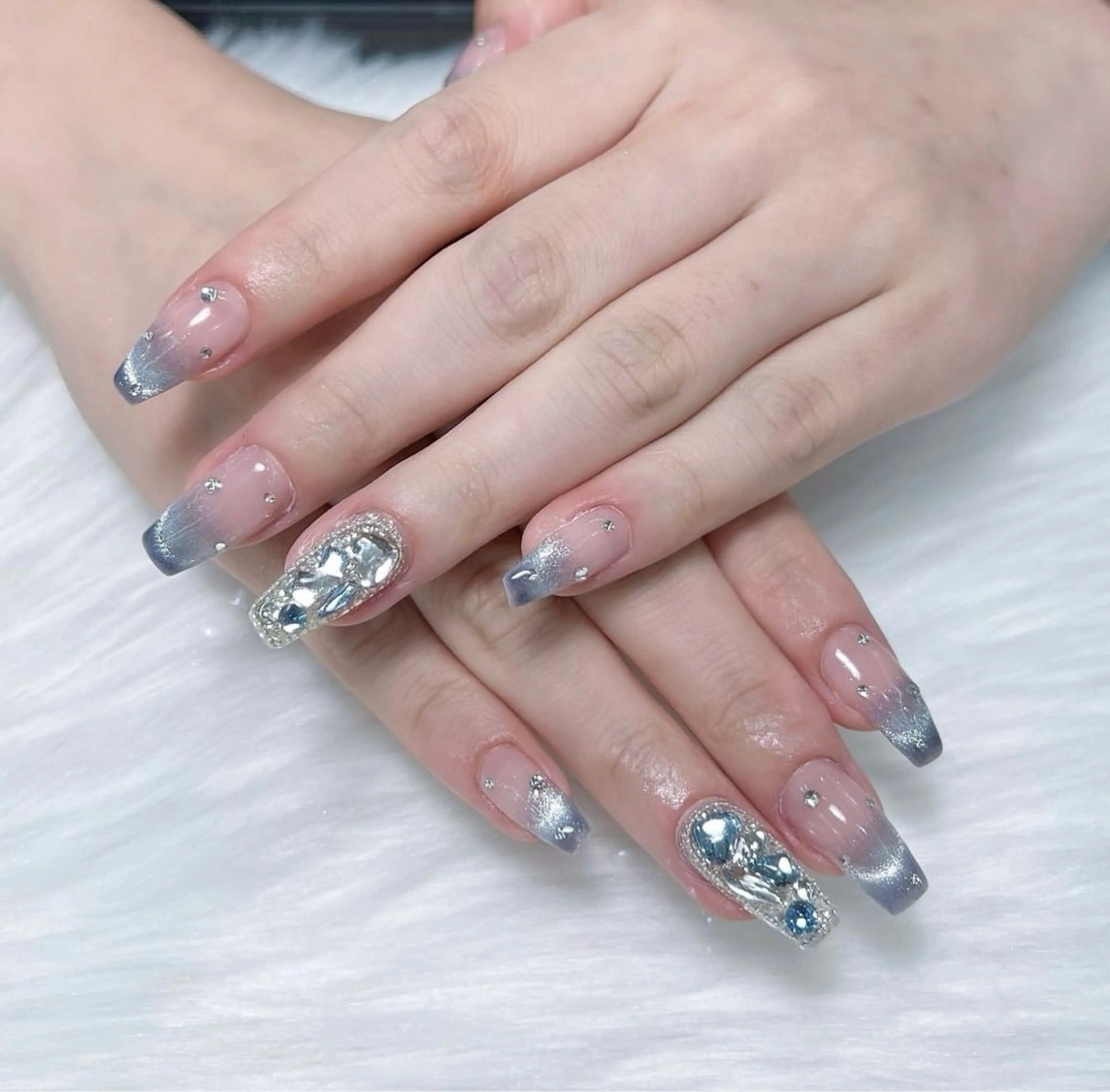 ロング ハンドネイル Echo Nail Salonのネイルデザイン