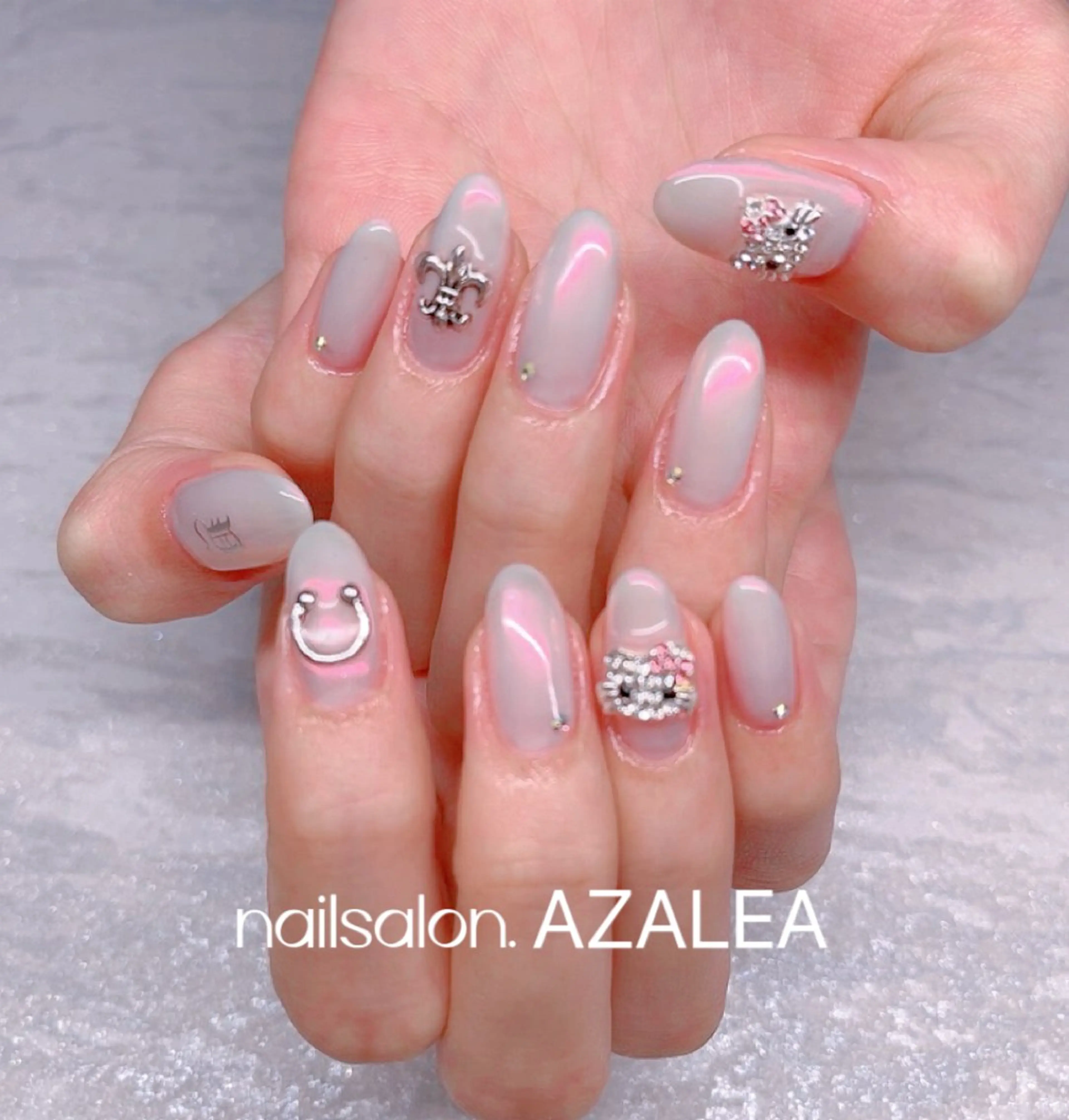 ネイル R inのネイルデザイン