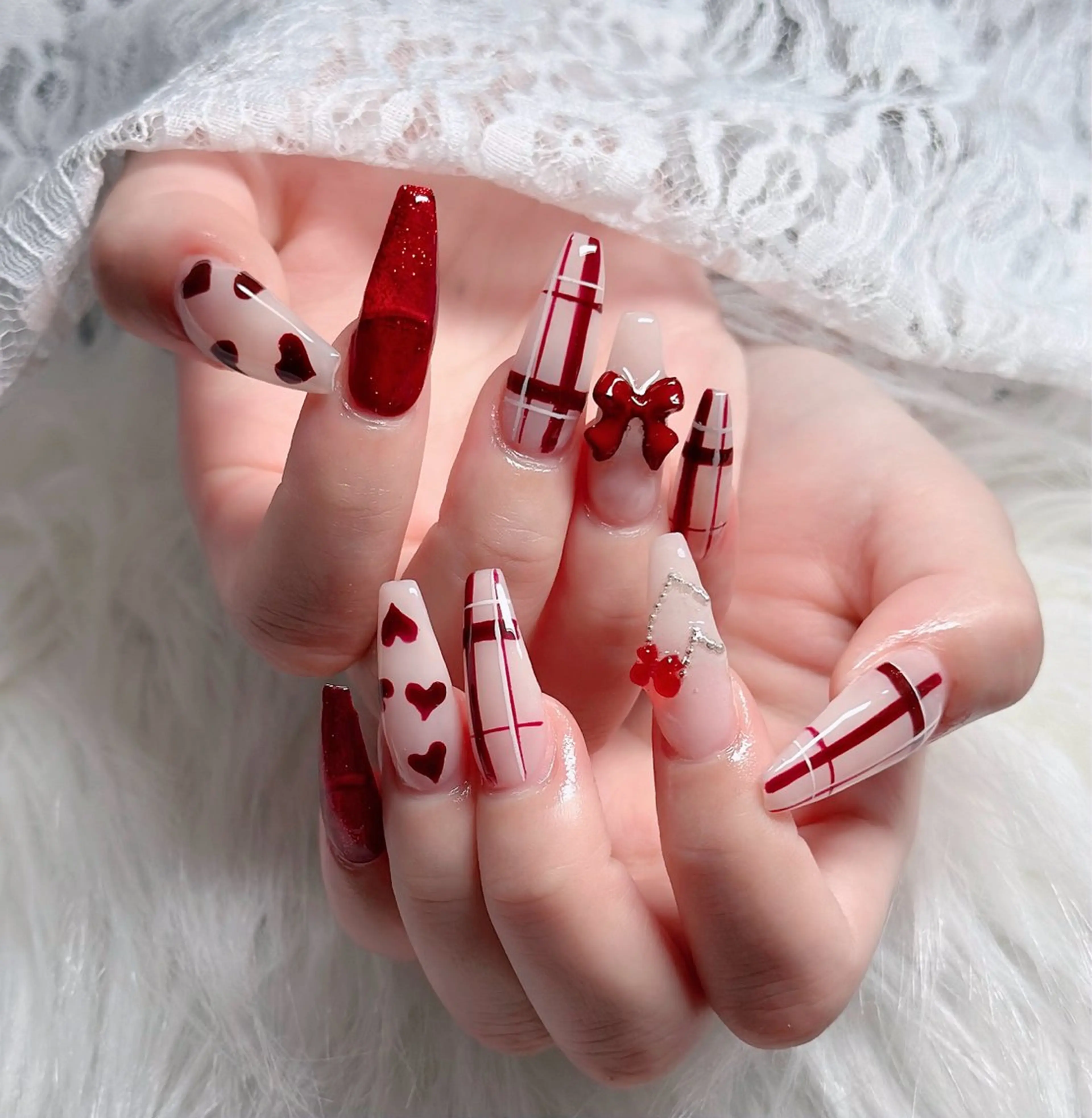ネイル オーロラネイル フレンチネイル ジェルネイル ハロウィン キラキラネイル ハンドネイル H.baby Nail Salonのネイルデザイン