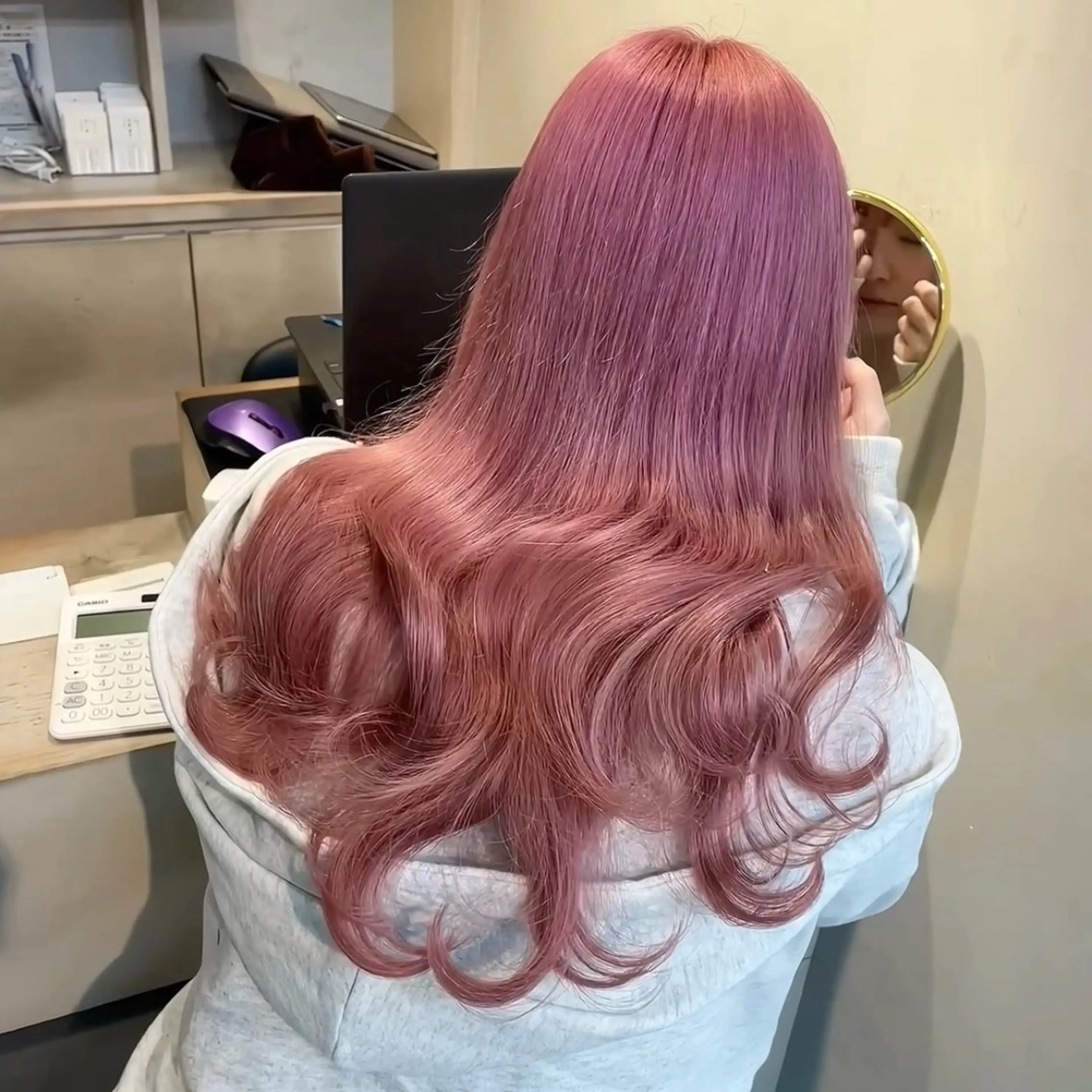 ロング カラー ハイトーンカラー ピンクカラー ホワイトピンク JEWIL SHIBUYAのヘアスタイル