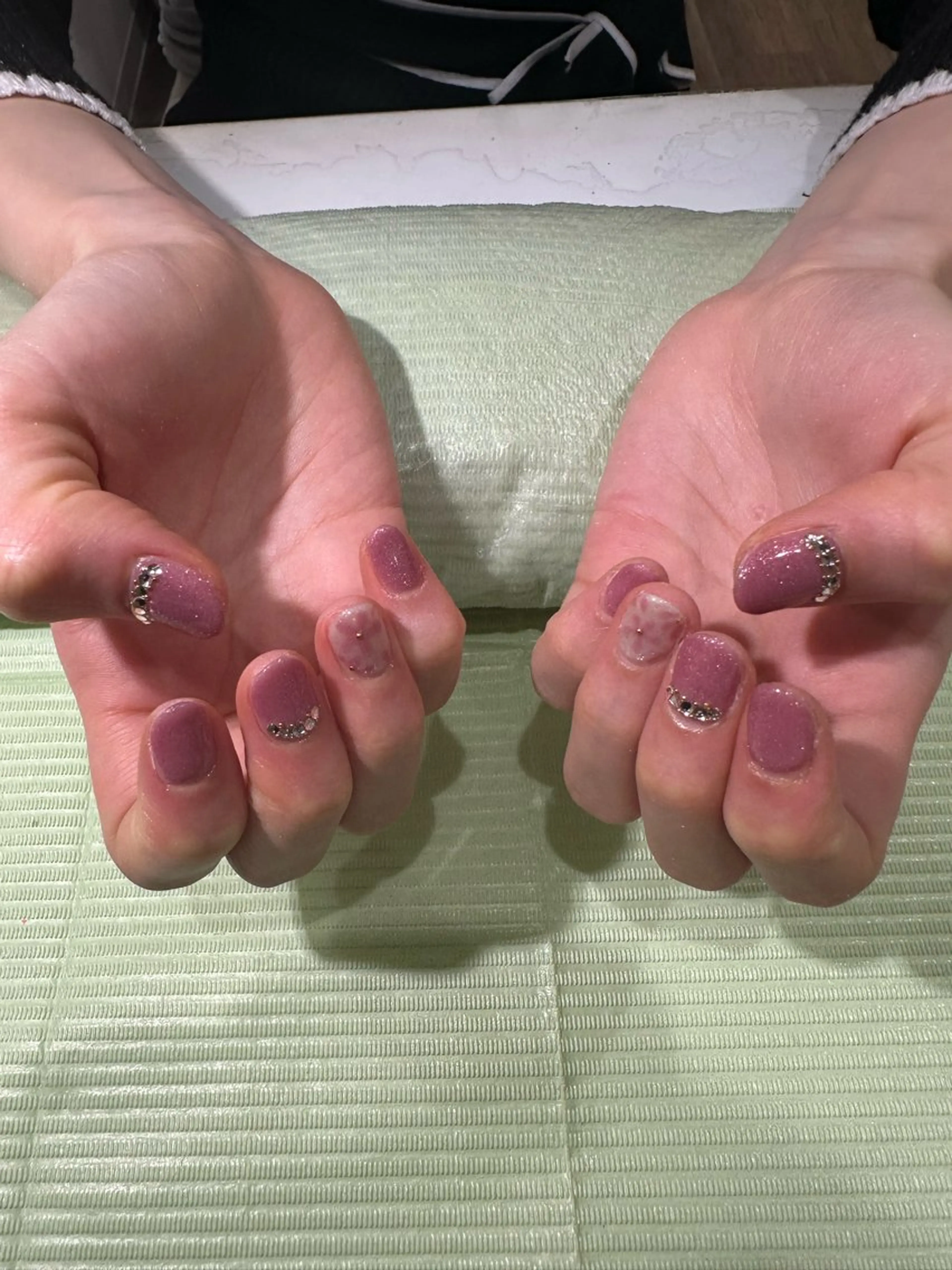 ネイル ガーリー シンプルネイル Eyelash＆nail Buena 高円寺店所属・【Jr.ネイリスト】 💜serina💜のネイルデザイン