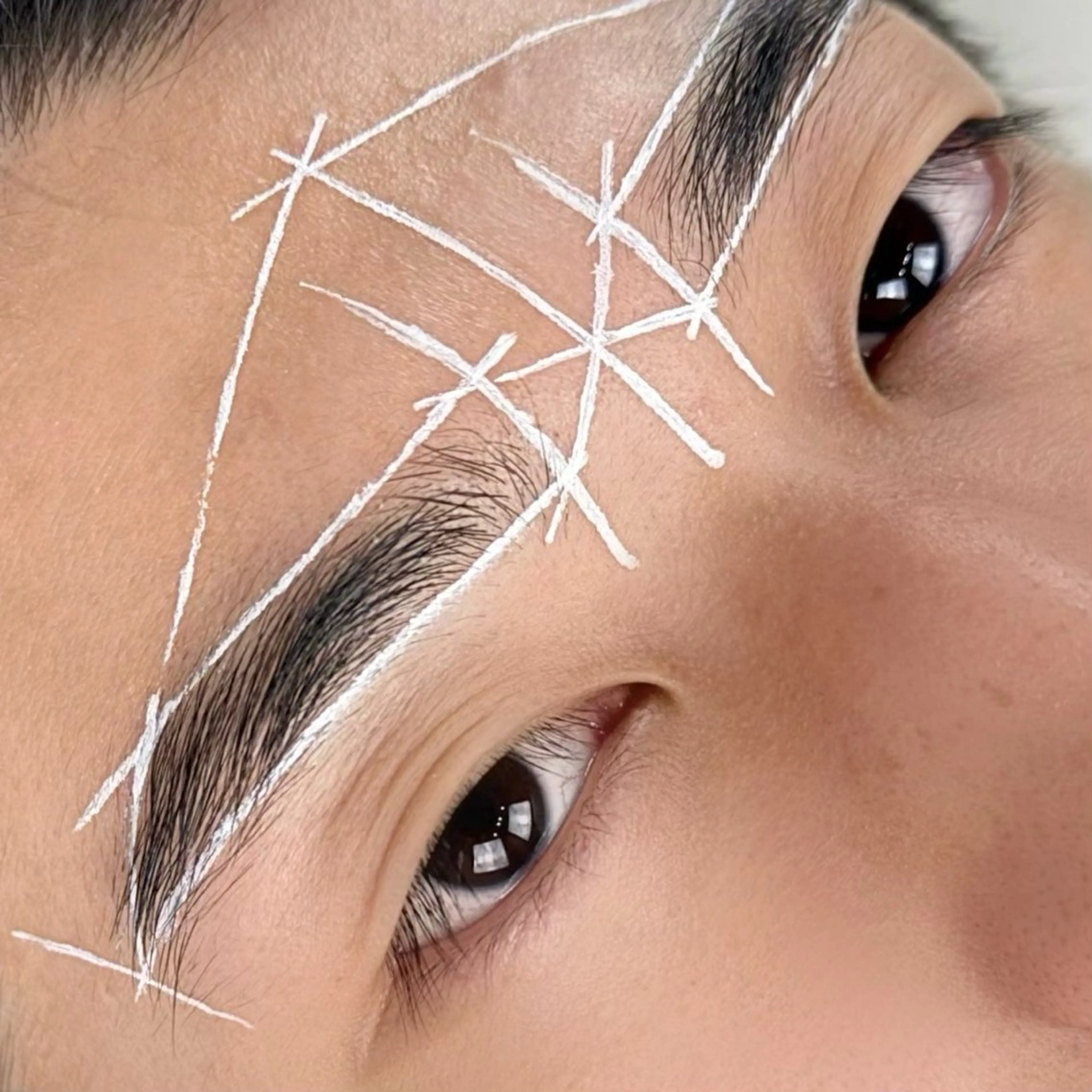 美眉スタイリング（ワックス）+眉毛カットの写真