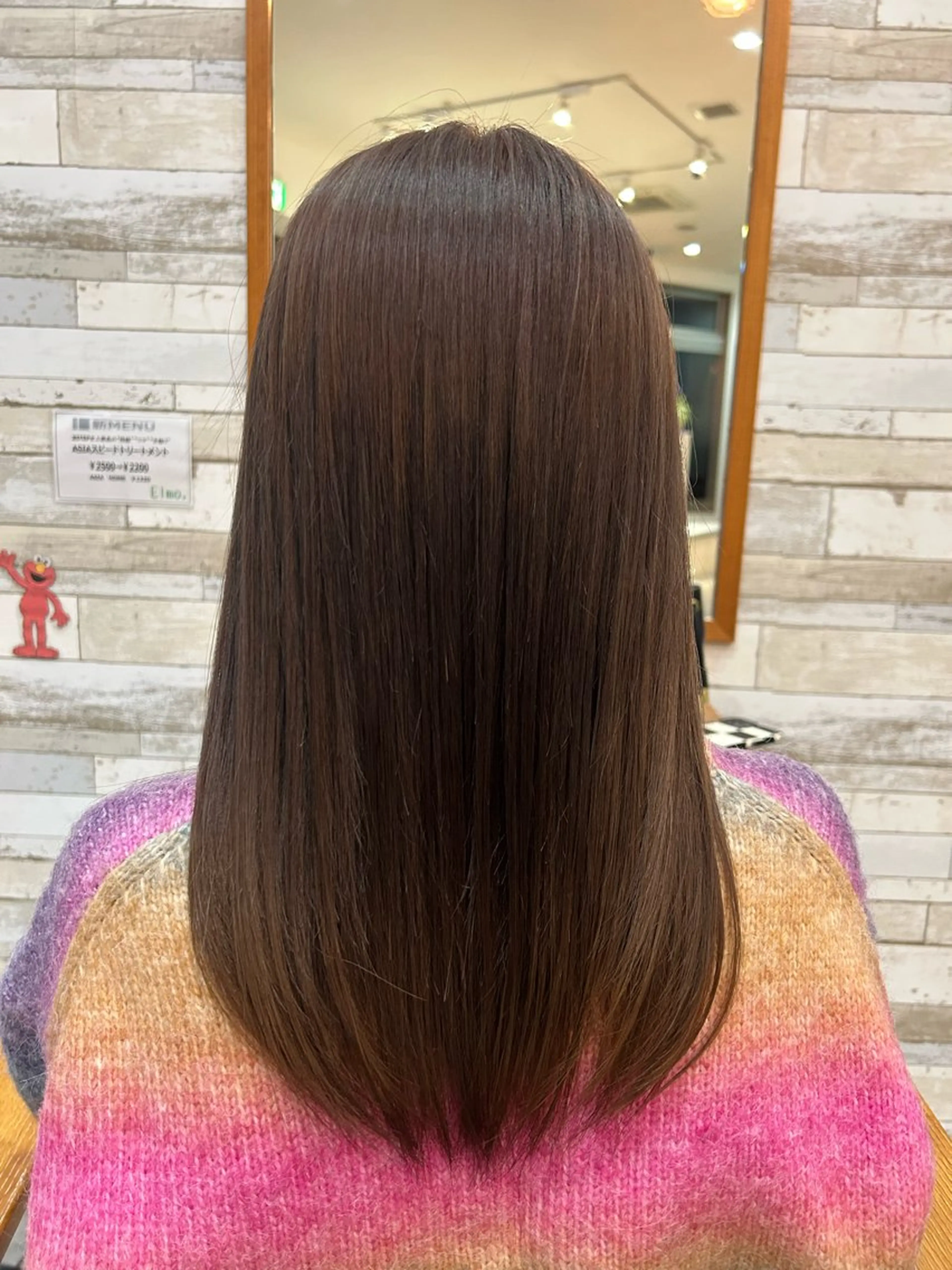 カラー elmo.所属・木庭 愛莉のヘアスタイル