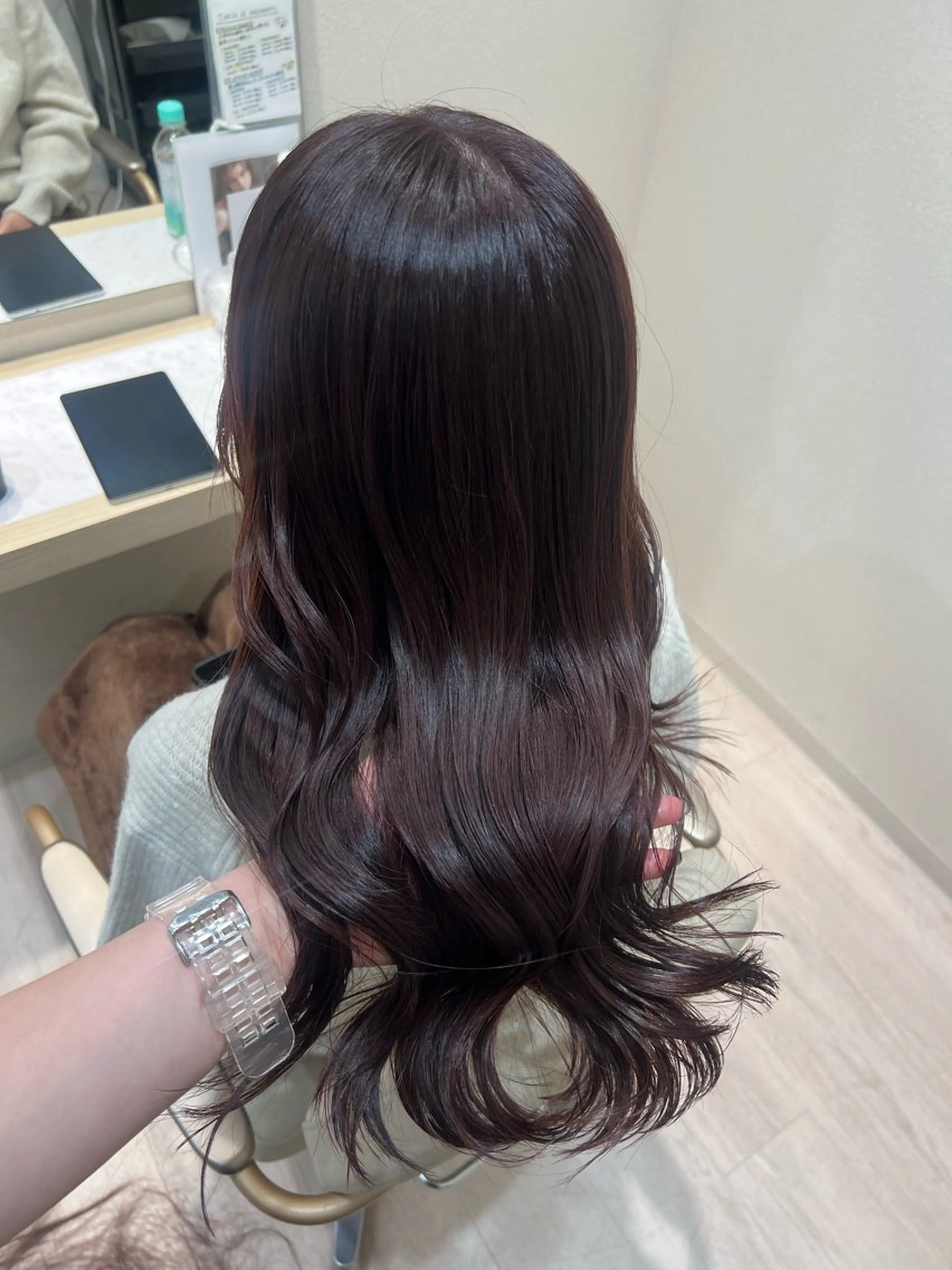 ロング カット ヘアカラー トリートメント ヘッドスパ mina .のヘアスタイル