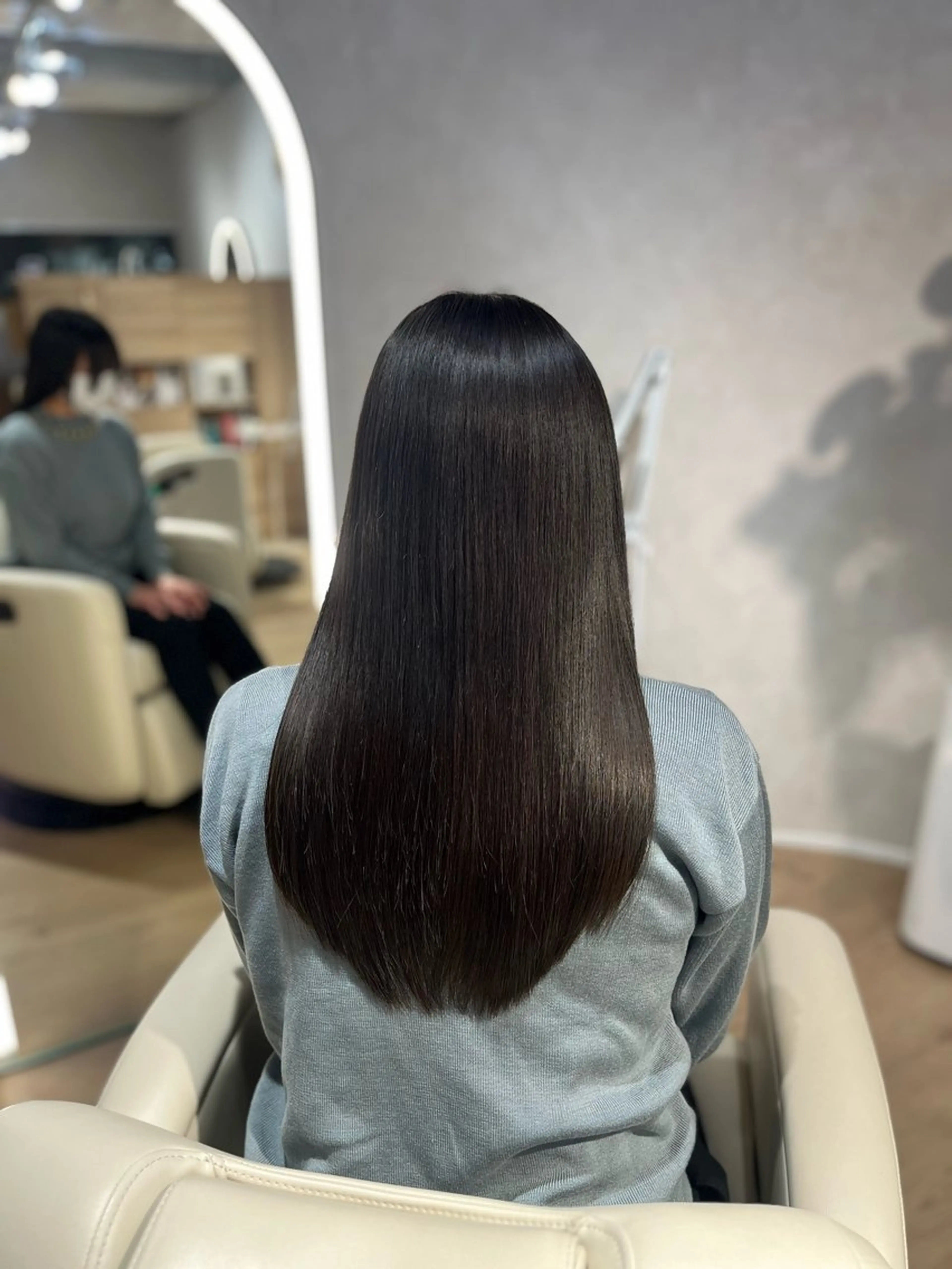 ロング カラー グレージュ オリーブグレージュ オリーブグレー 髪質改善 unopulir Veil所属・大西 愛梨のヘアスタイル