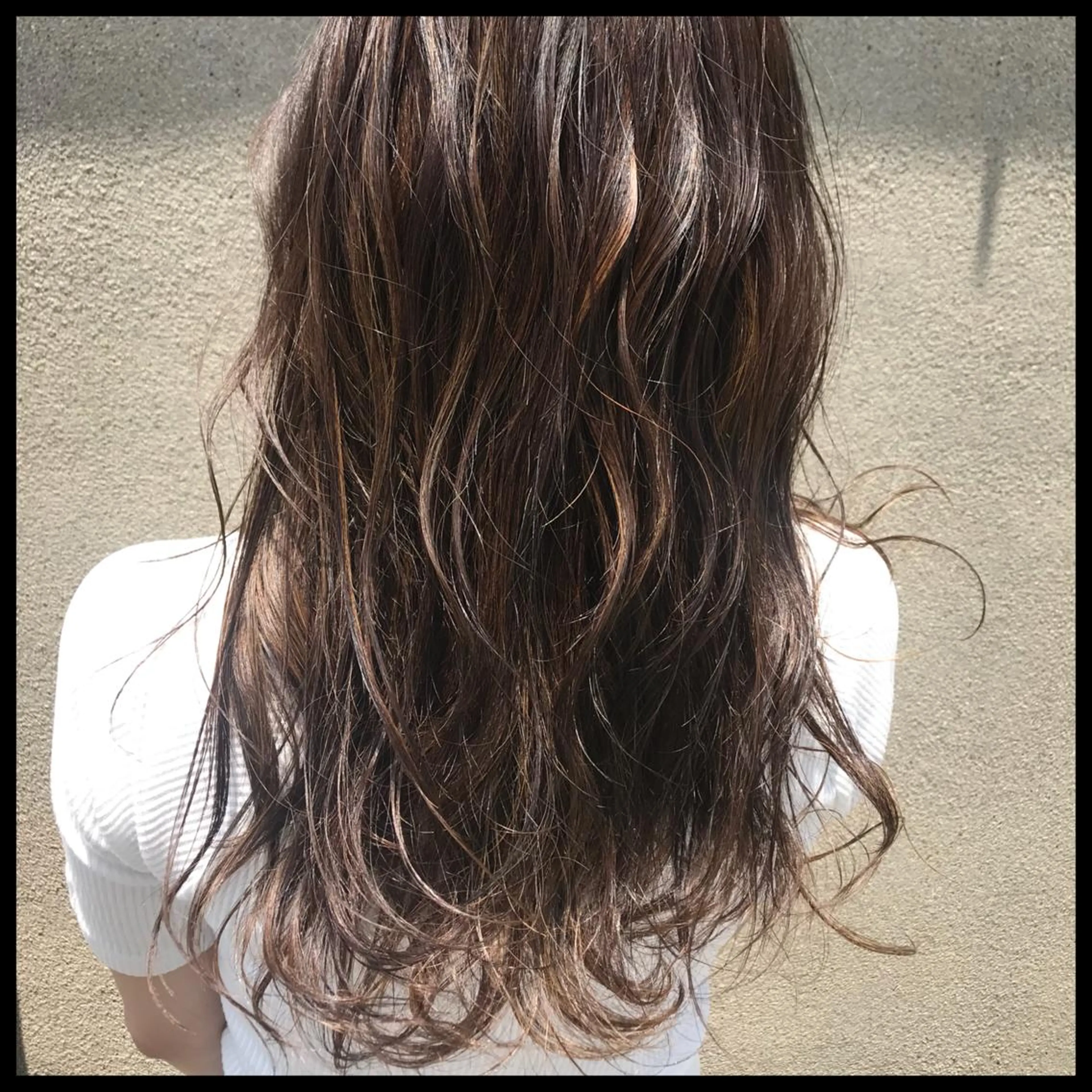 セミロング カラー ベージュカラー ハイライトカラー ハイライト 似合わせ/ブリーチ カラー.岡田友仁のヘアスタイル