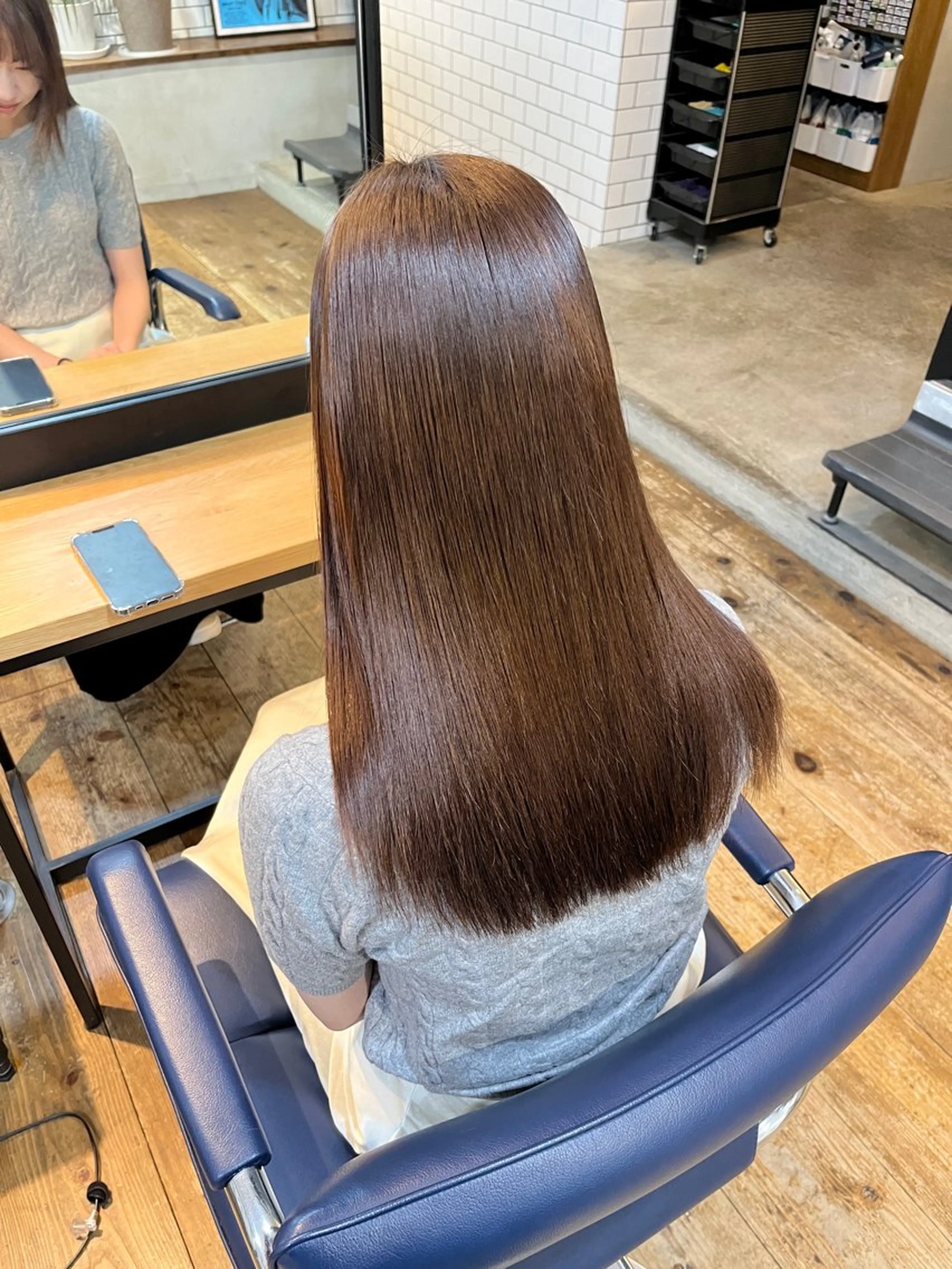 セミロング 伊藤ゆかり/髪質改善 /透明感カラーのヘアスタイル