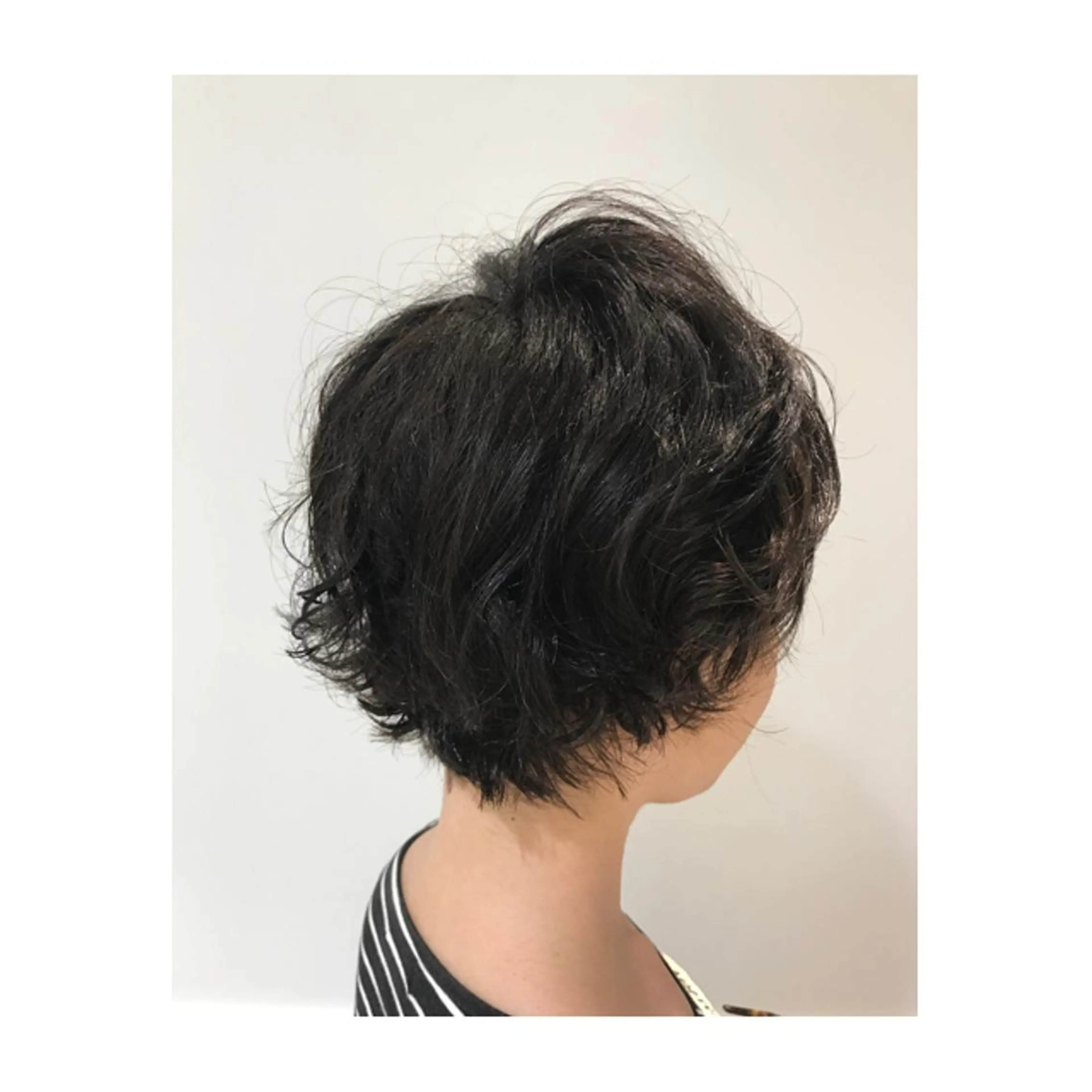 ショート パーマ 若林 美由希のヘアスタイル