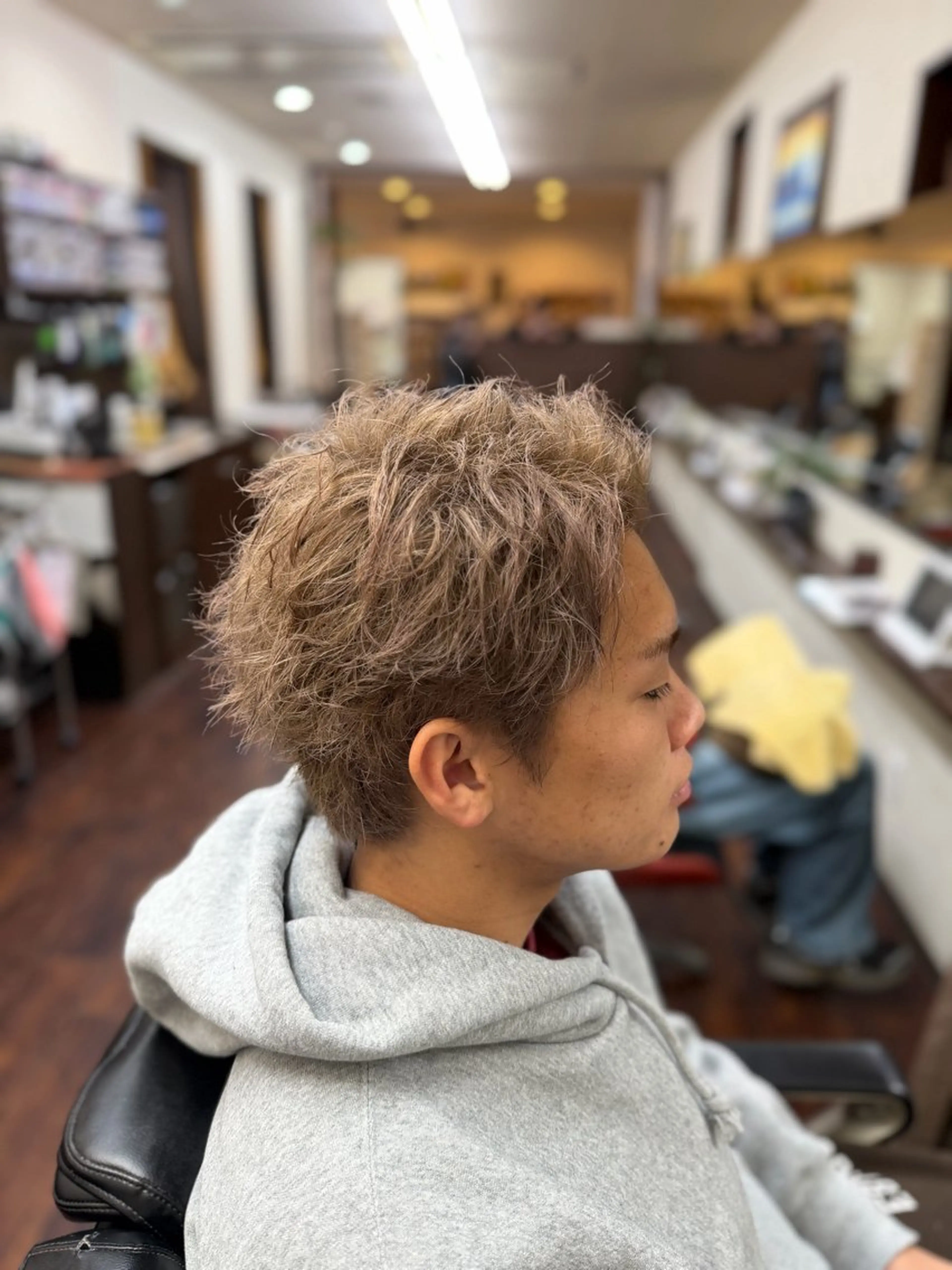メンズ メンズブリーチ ヘアカラー 鈴木 晴紀のヘアスタイル