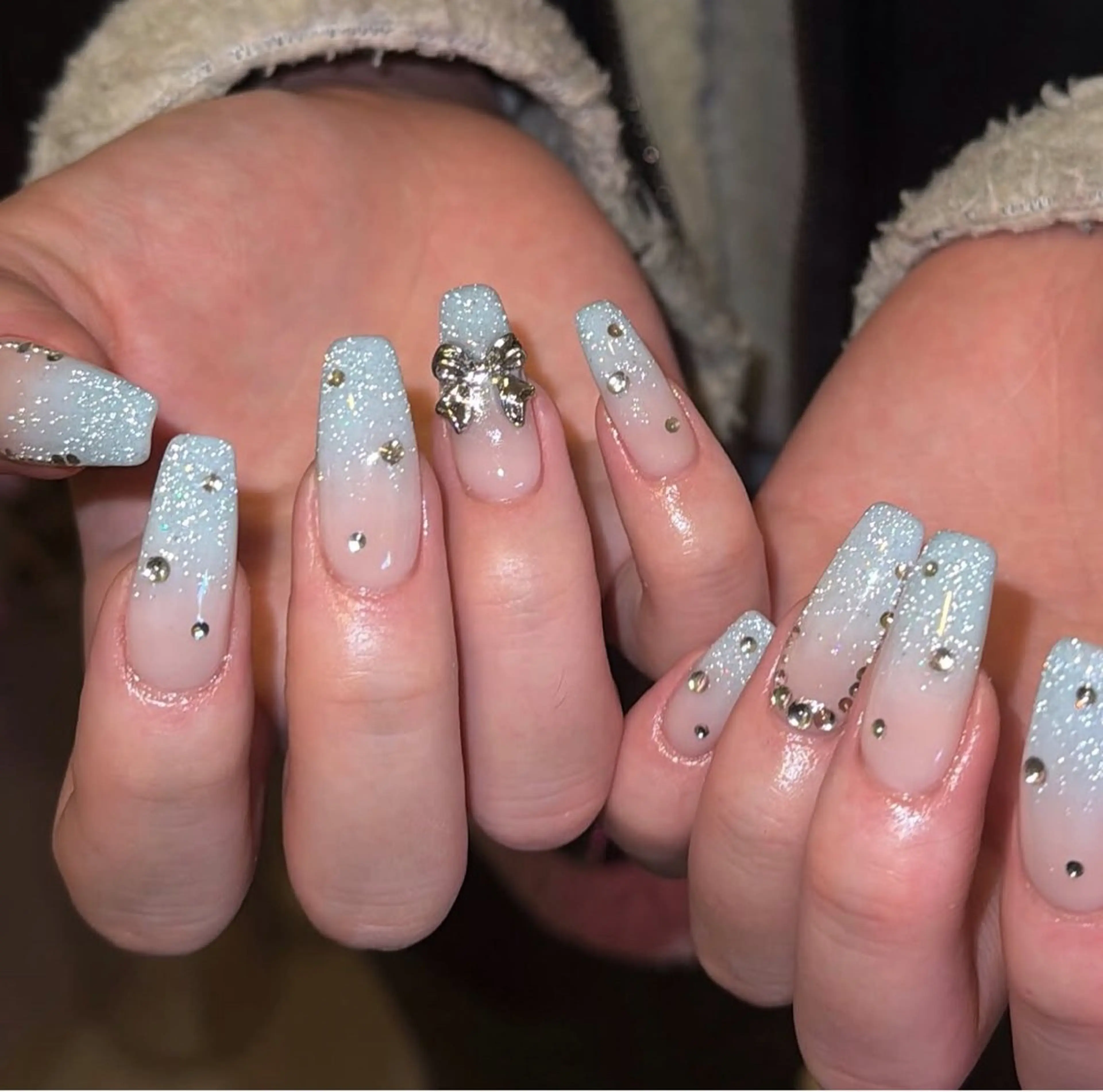 ネイル 長さ出し グラデーション キラキラネイル 韓国ネイル ラメ(グリッター) ハンドネイル ハンドケア Chisa Nail Studio所属・チ サのネイルデザイン