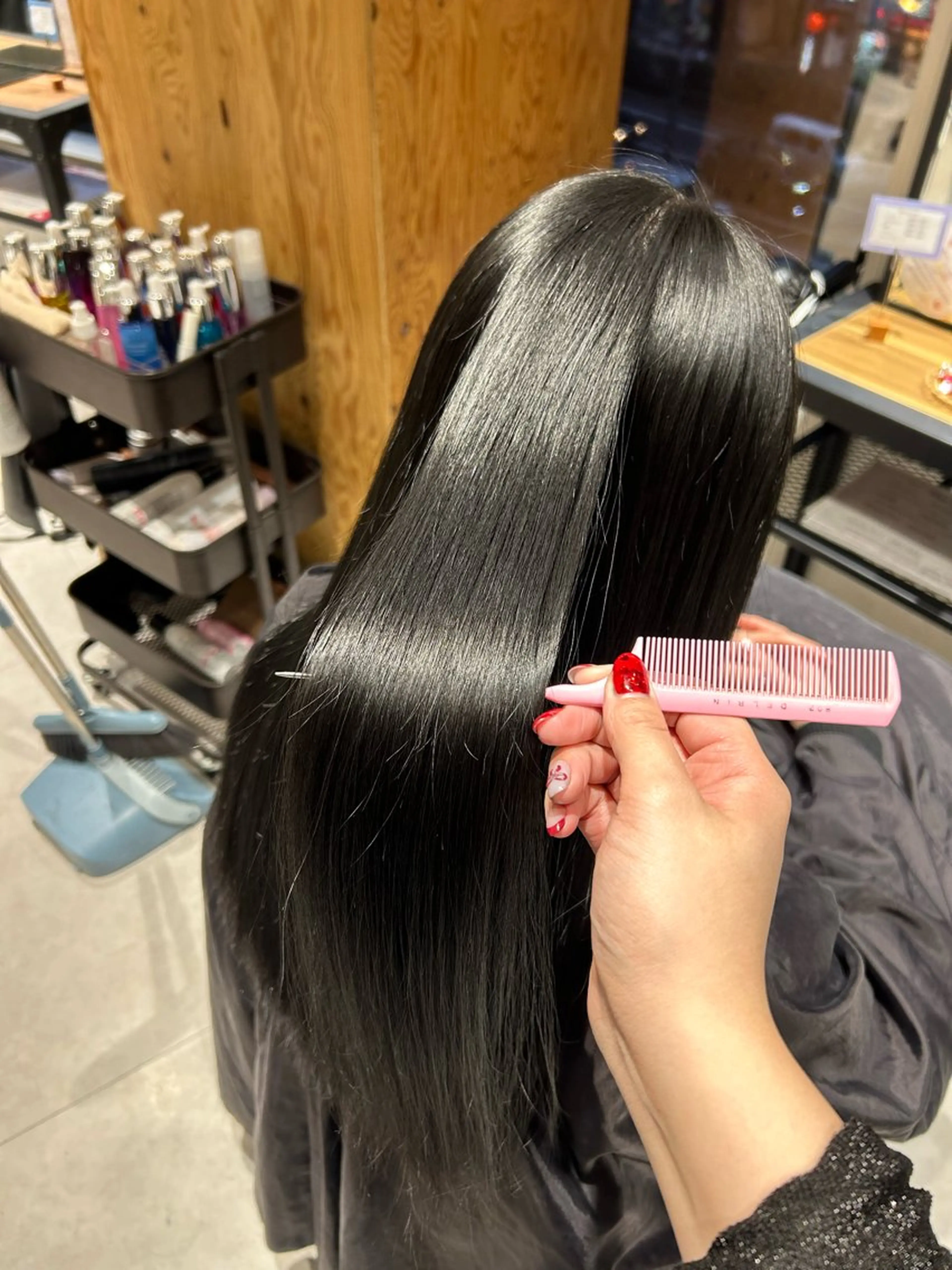 カラー Sakura / Fier umedaのヘアスタイル