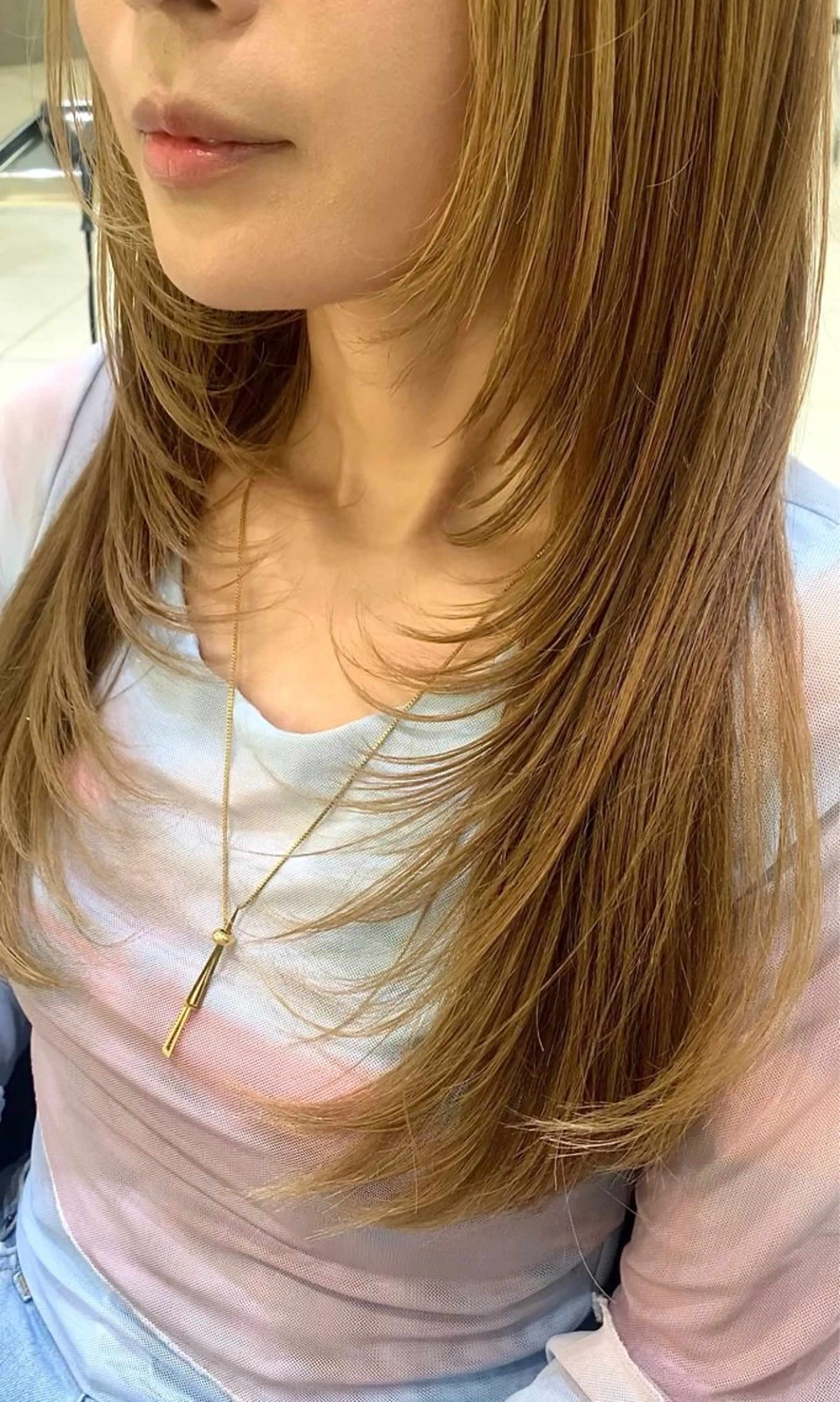 ロング レイヤーカット 赤みオフの透明感職人 /ケア重視の美髪施術のヘアスタイル