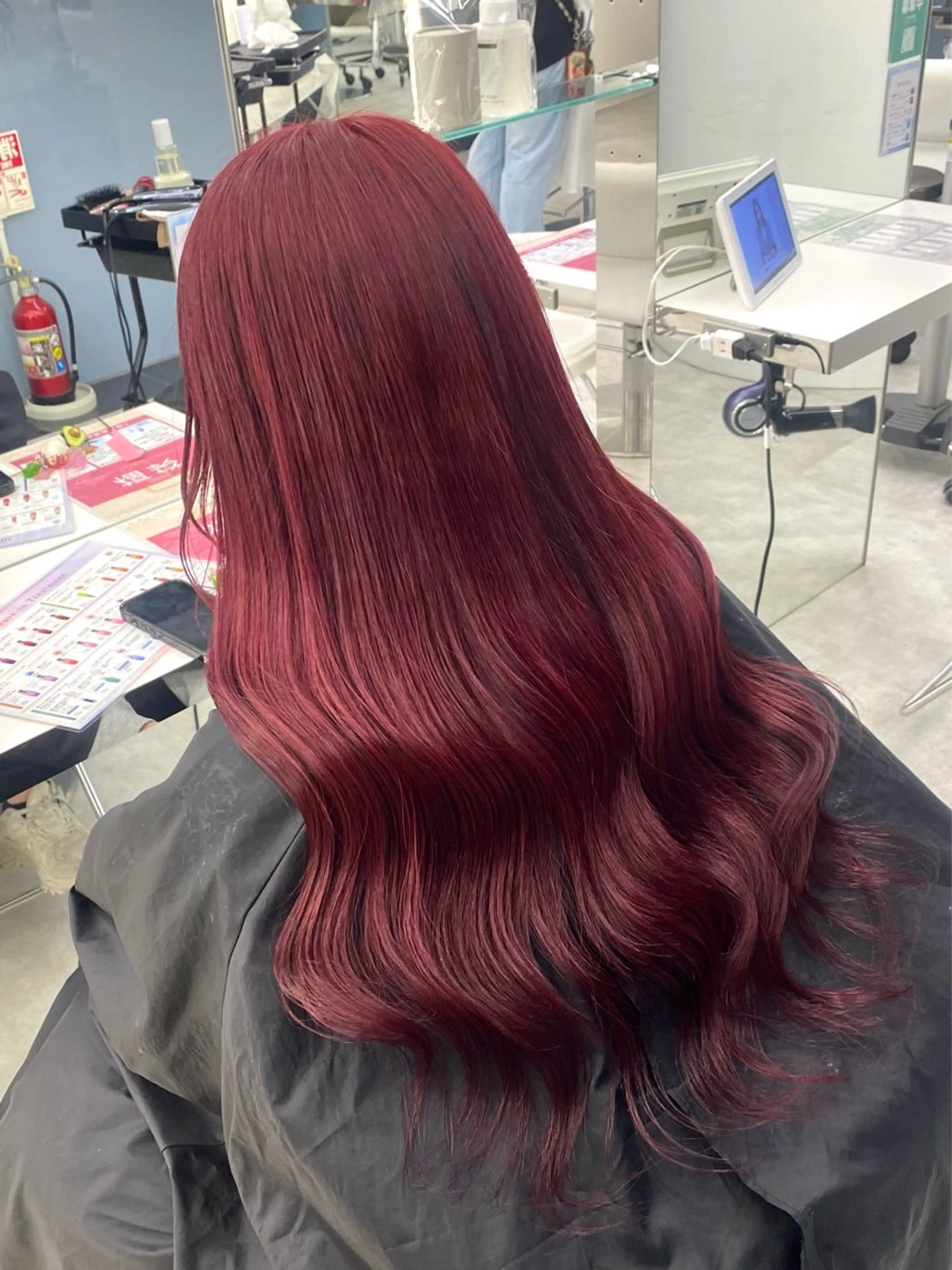 ロング カット ヘアカラー 🇰🇷韓国ヘア🎀 レイヤー🤍MOEのヘアスタイル