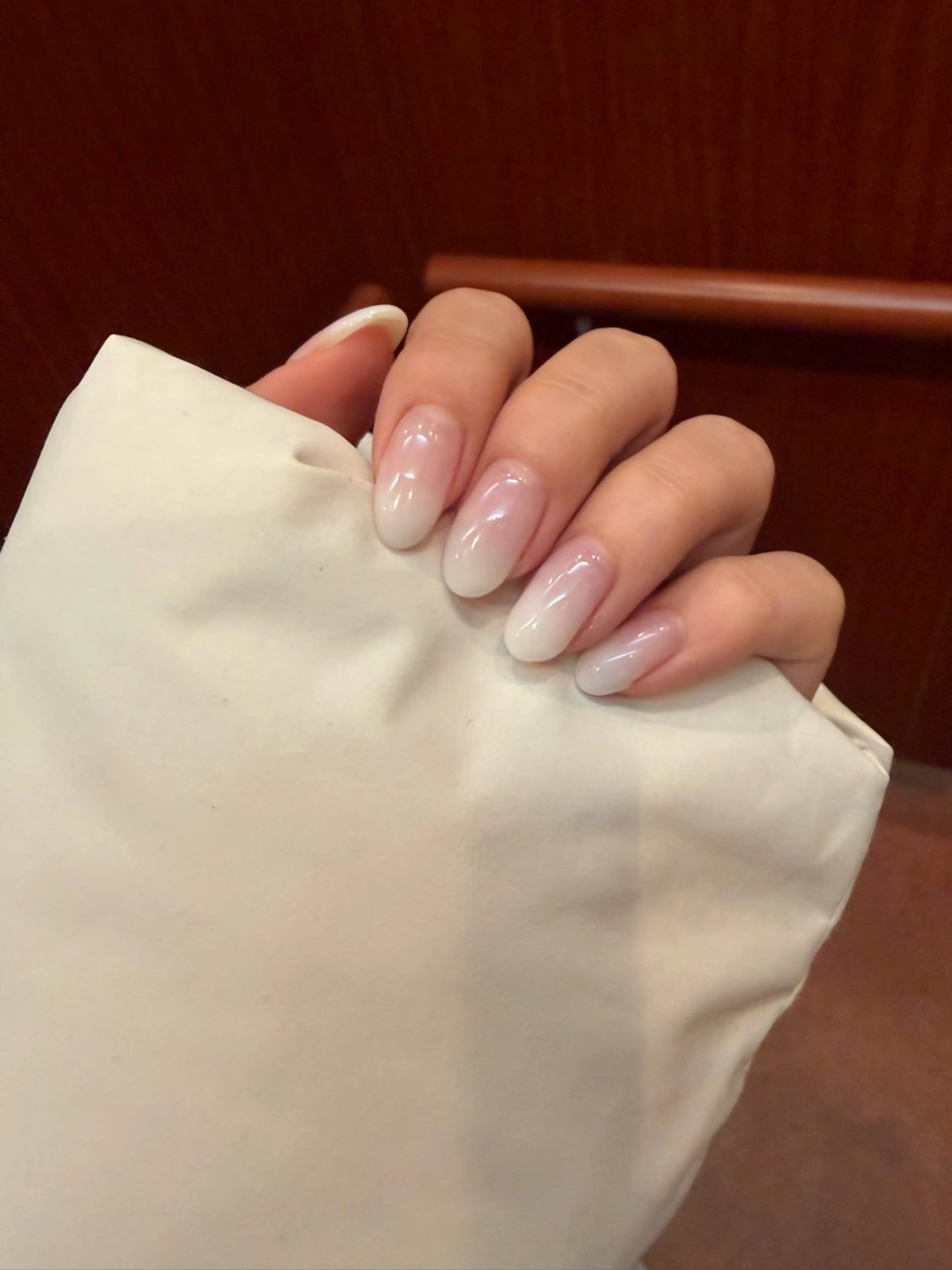 【オフ別途】ホワイトグラデーション　（自爪クリアベース）の写真