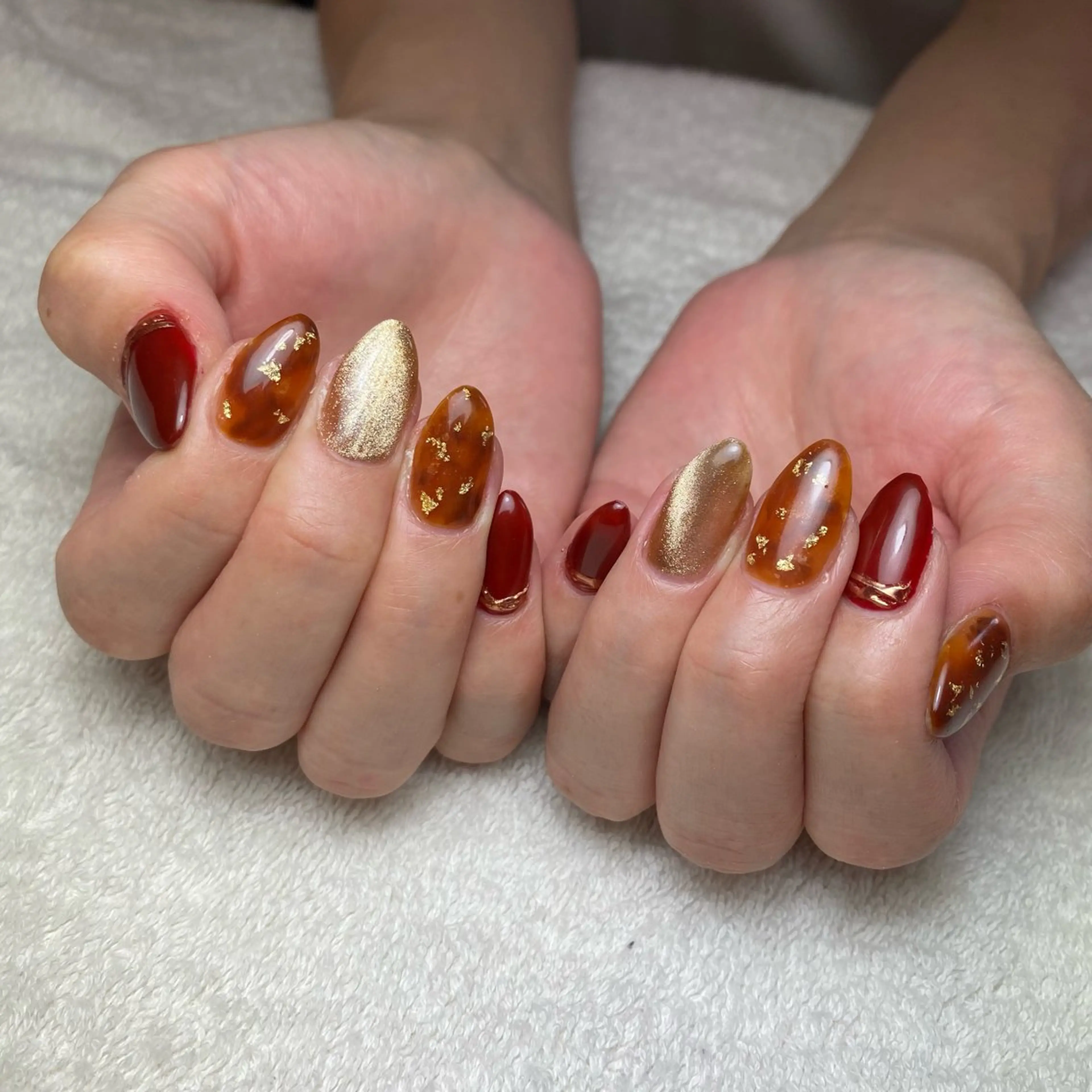 ネイル べっ甲ネイル マグネットネイル ミラーネイル ハンドネイル COCO+所属・COCO +のエステ・リラクイメージ