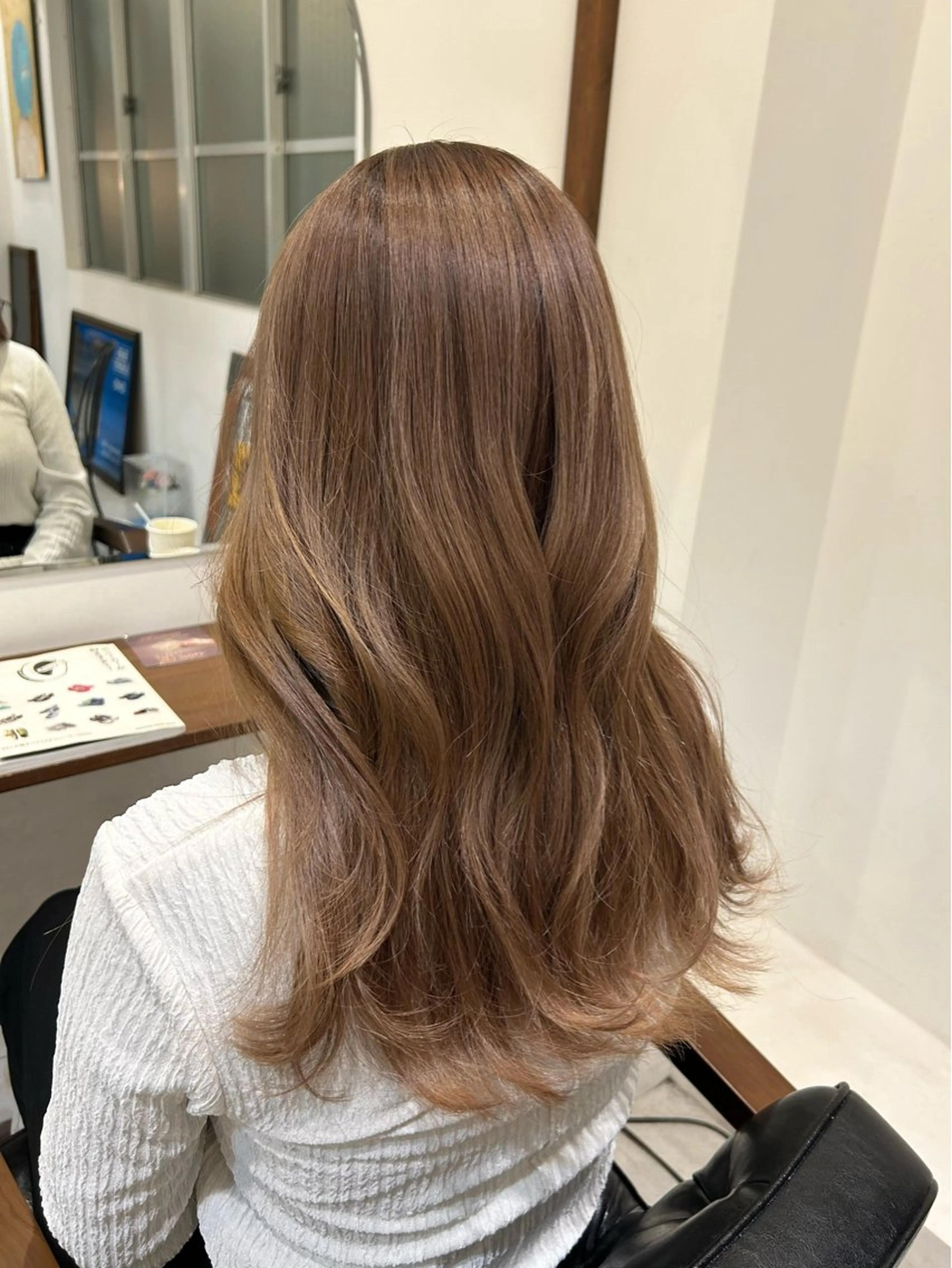 ロング カラー ベージュカラー ブリーチ ミルクティーベージュ 透明感カラー🪽 mioのヘアスタイル