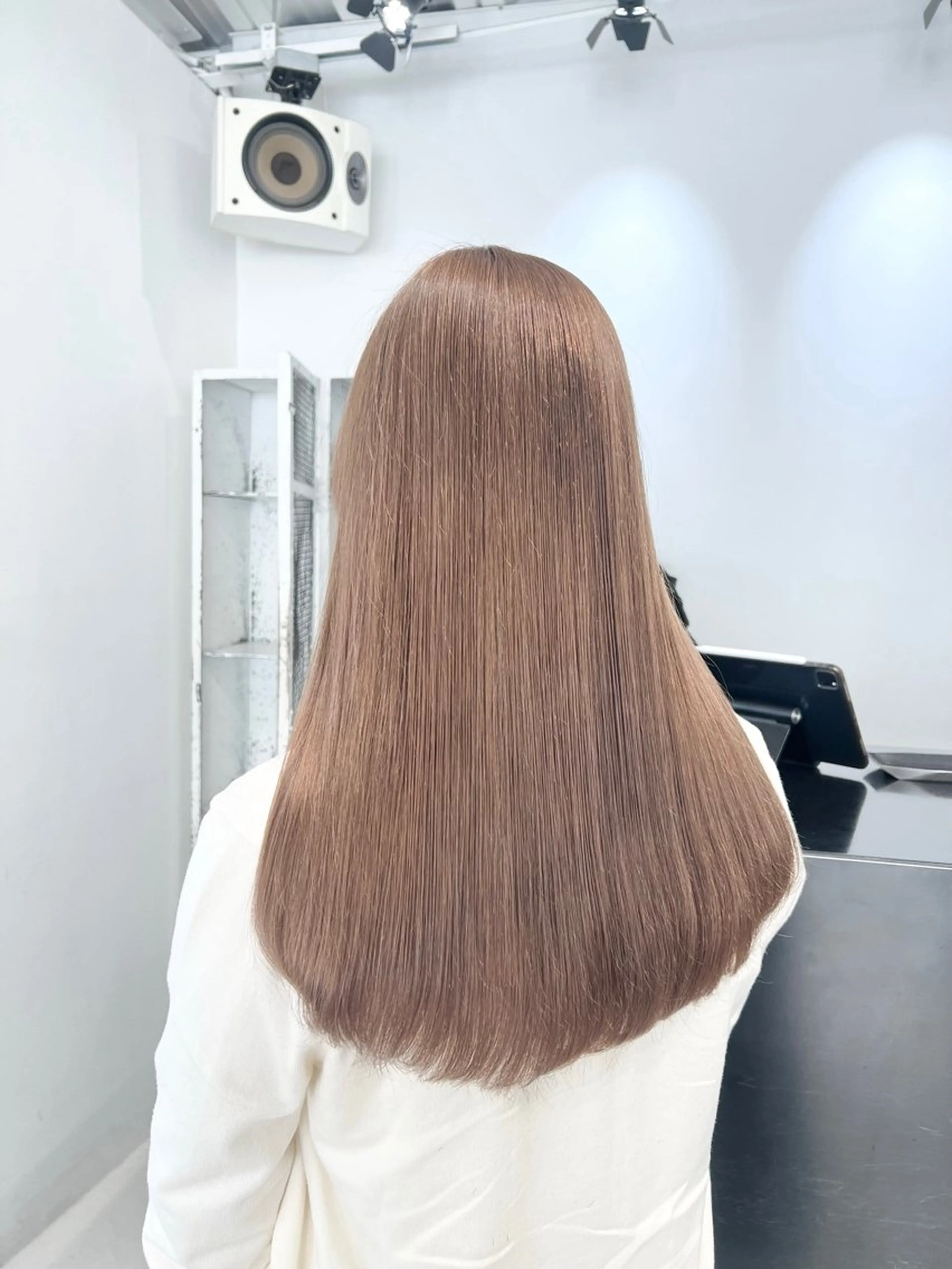 セミロング カラー ベージュカラー ブリーチ ダブルカラー ミルクティーベージュ カット ヘアカラー トリートメント HARU//原宿🤍 リピート率NO.1のヘアスタイル