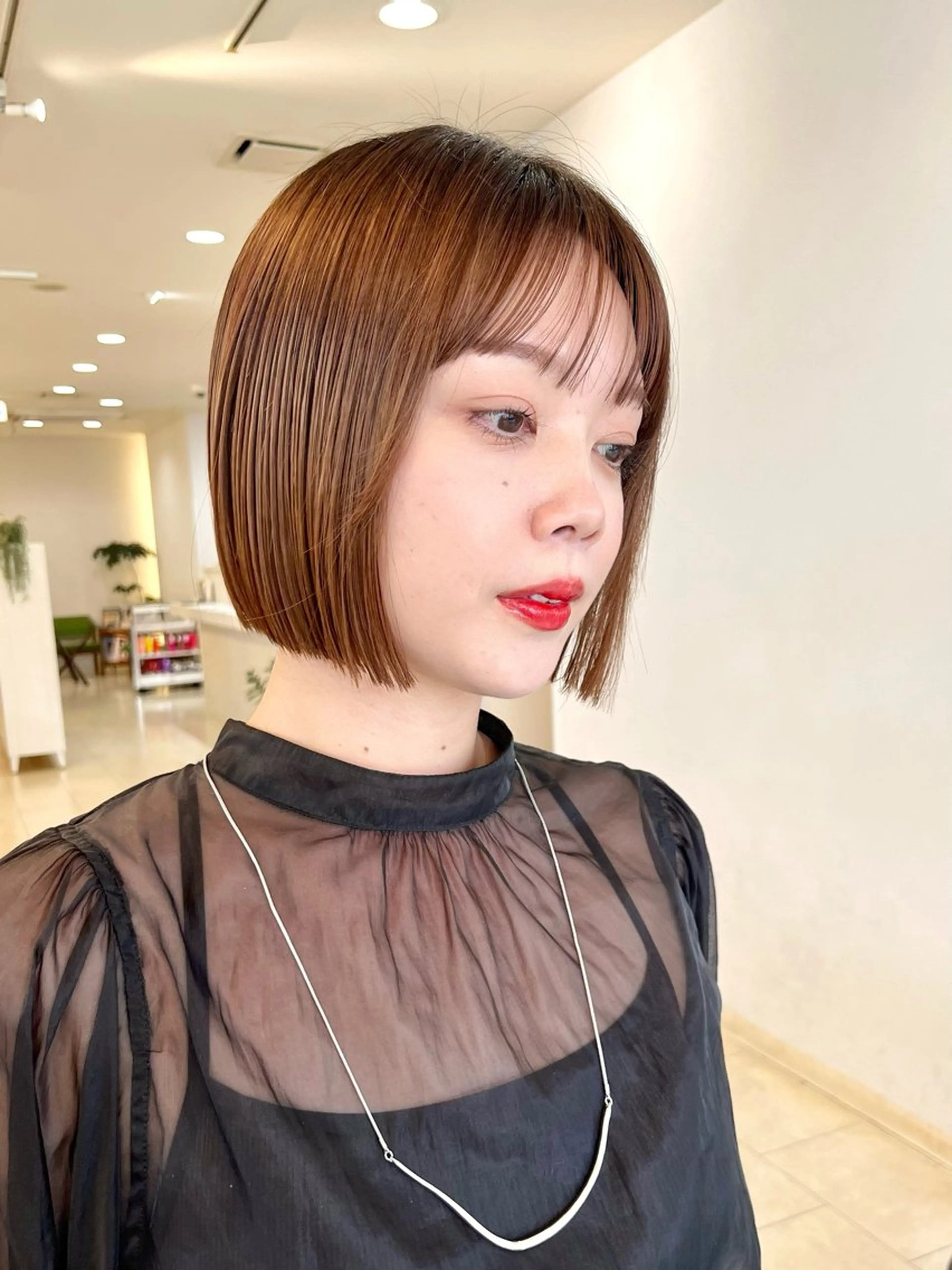ショート ショートボブカット 透明感カラー縮毛矯正のヘアスタイル