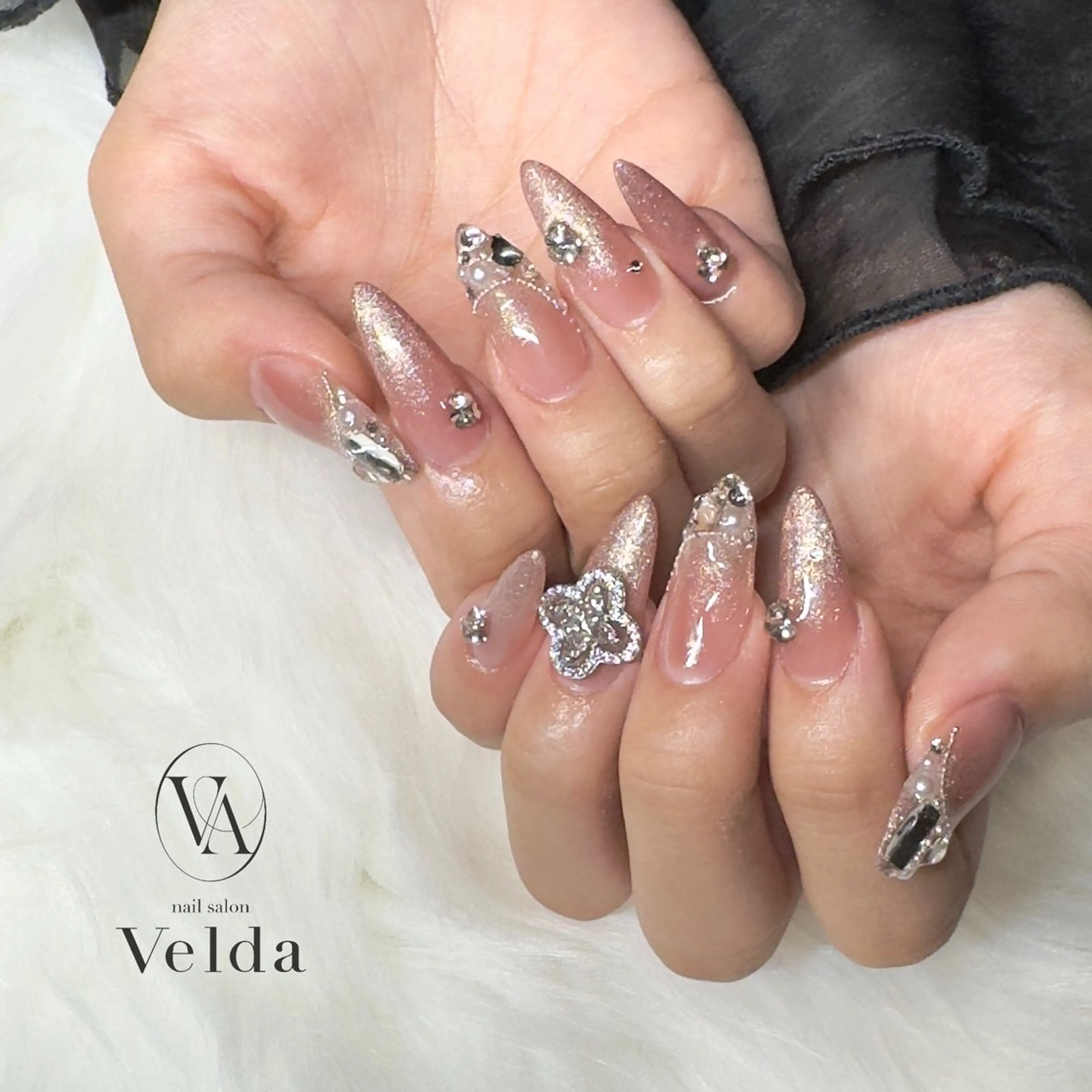 ネイル ラメ(グリッター) ラメグラデーション ストーンネイル 💎スカルプ💎 Velda(ベルダ)のネイルデザイン