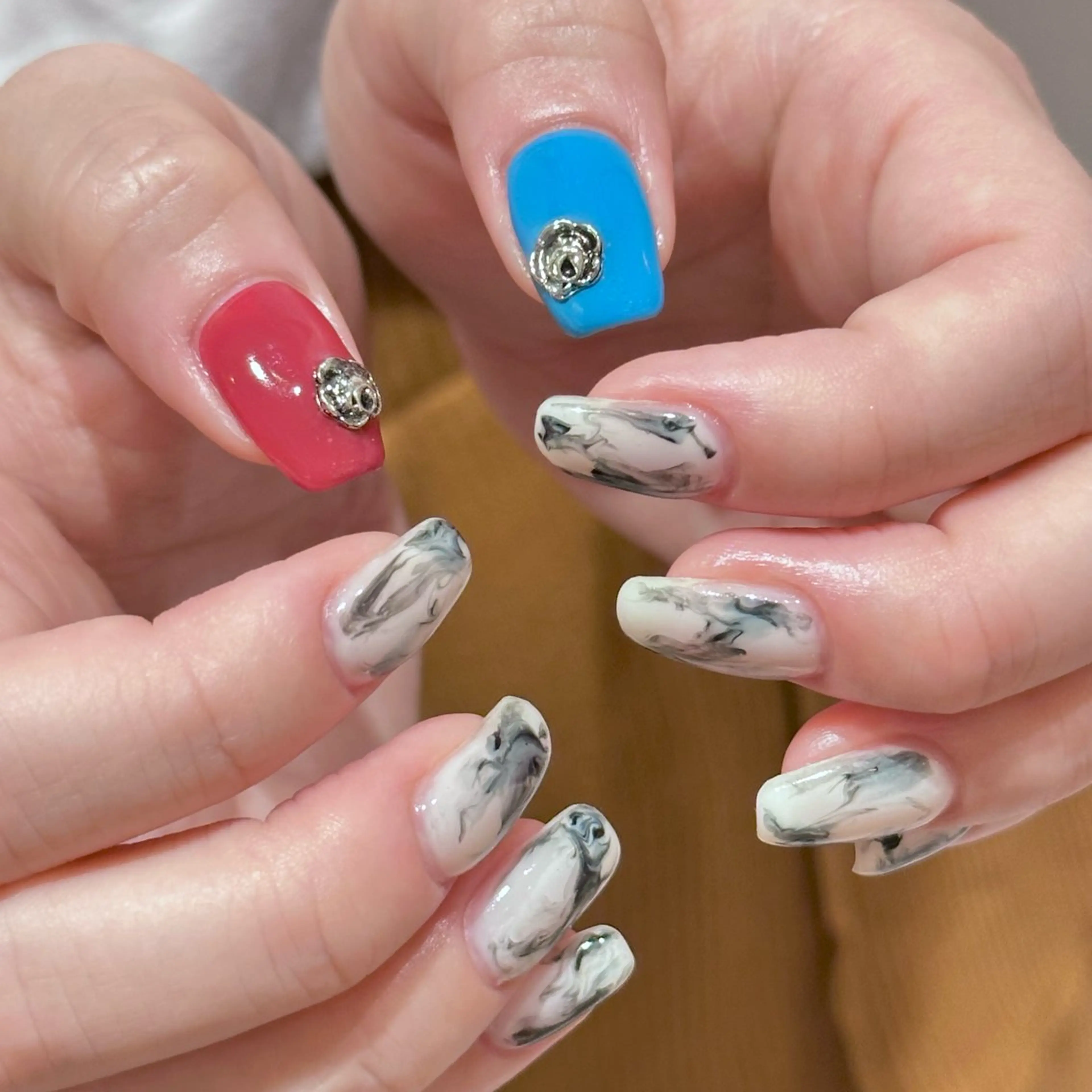 ネイル シモダ カスミ 🦀 @ksm_smdのネイルデザイン