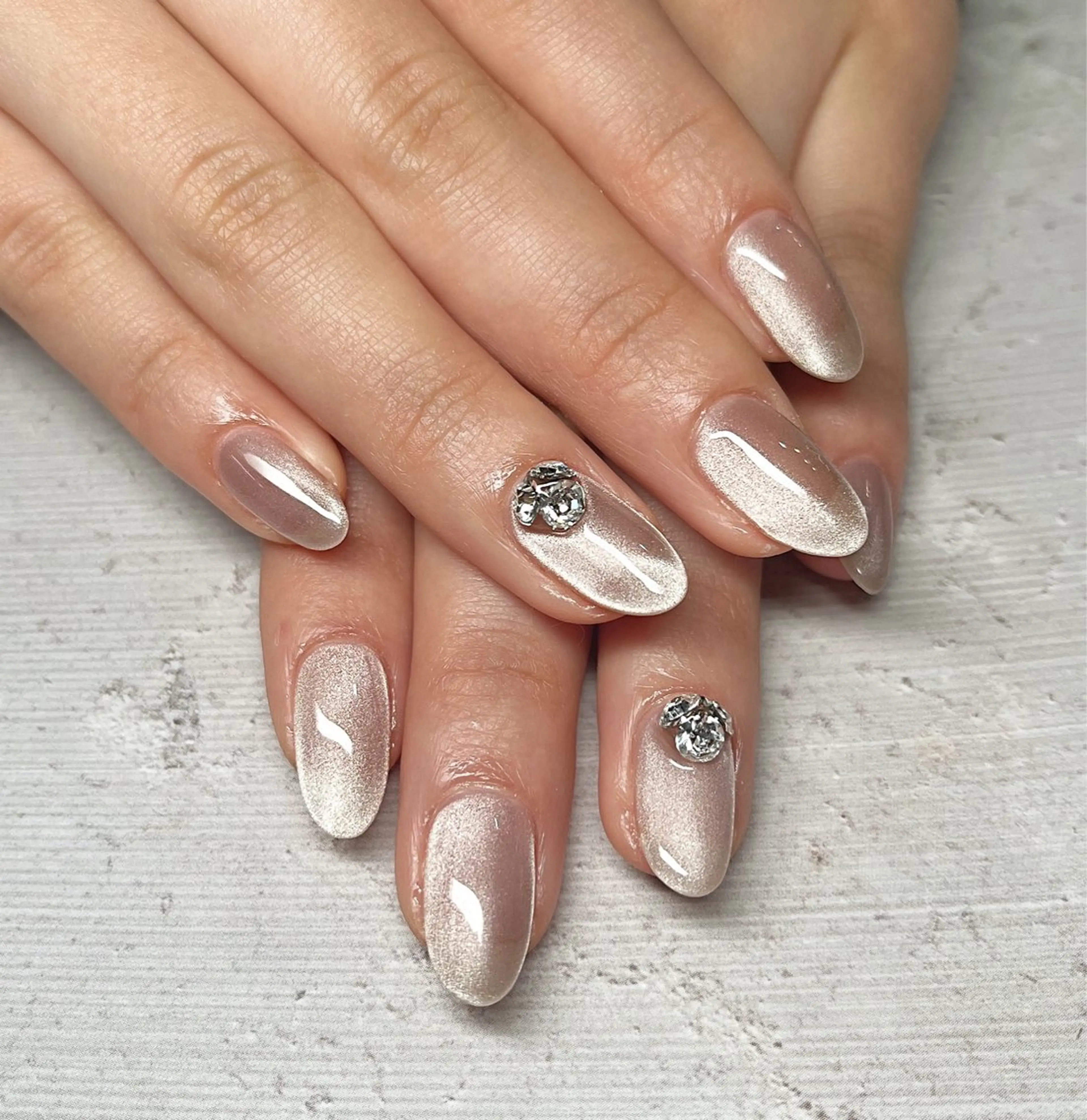 ネイル マグネットネイル 持ち込み オフィスネイル ワンカラーネイル シンプルネイル 吉田  （ネイリスト）のネイルデザイン