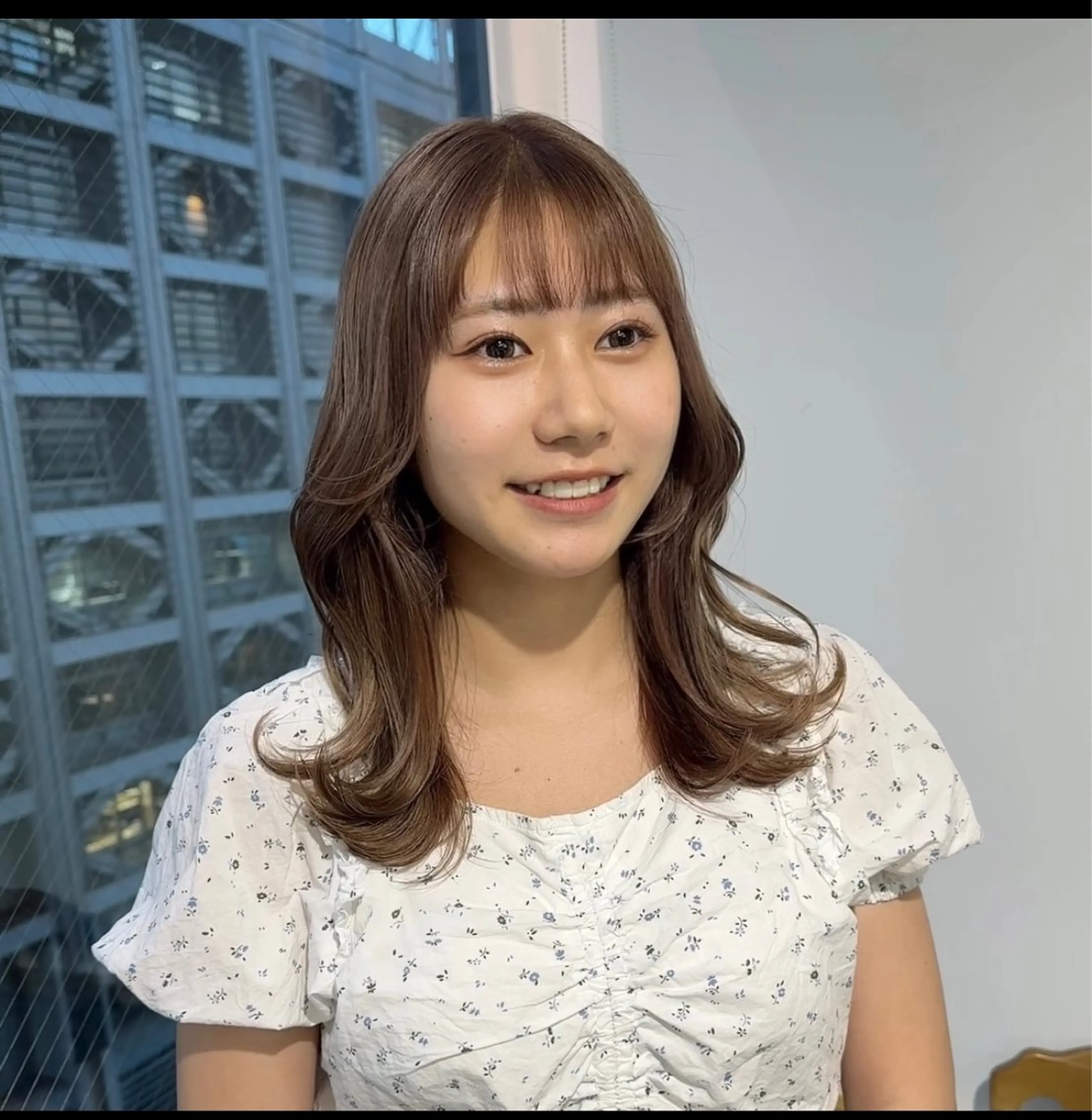 ミディアム カラー カット ヘアカラー トリートメント ブリーチなし/レイヤ ー特化🌈Tommyのヘアスタイル