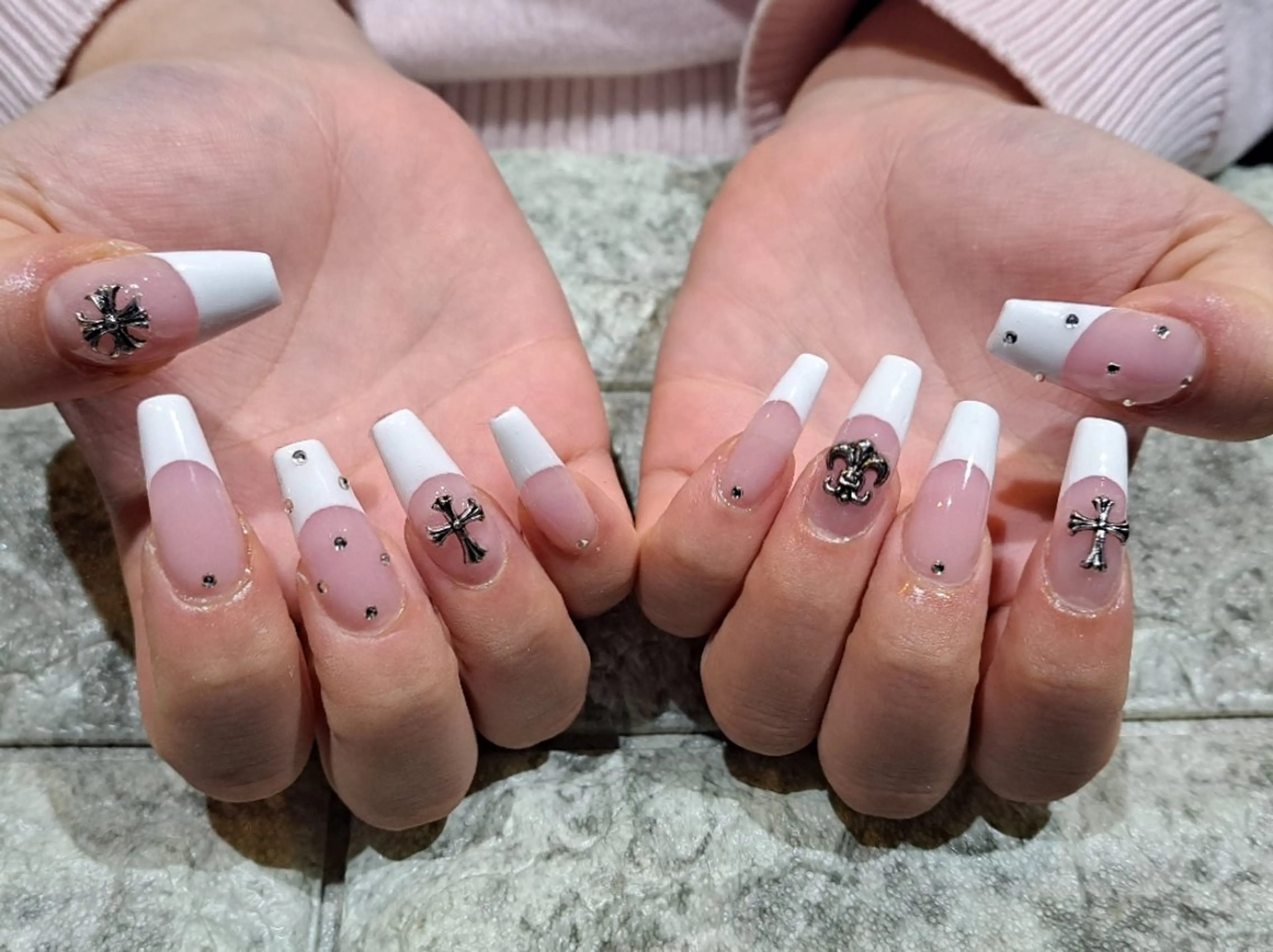 ネイル フレンチネイル ロングネイル スカルプネイル ハンドネイル RounGe町田店 🧸大谷のネイルデザイン