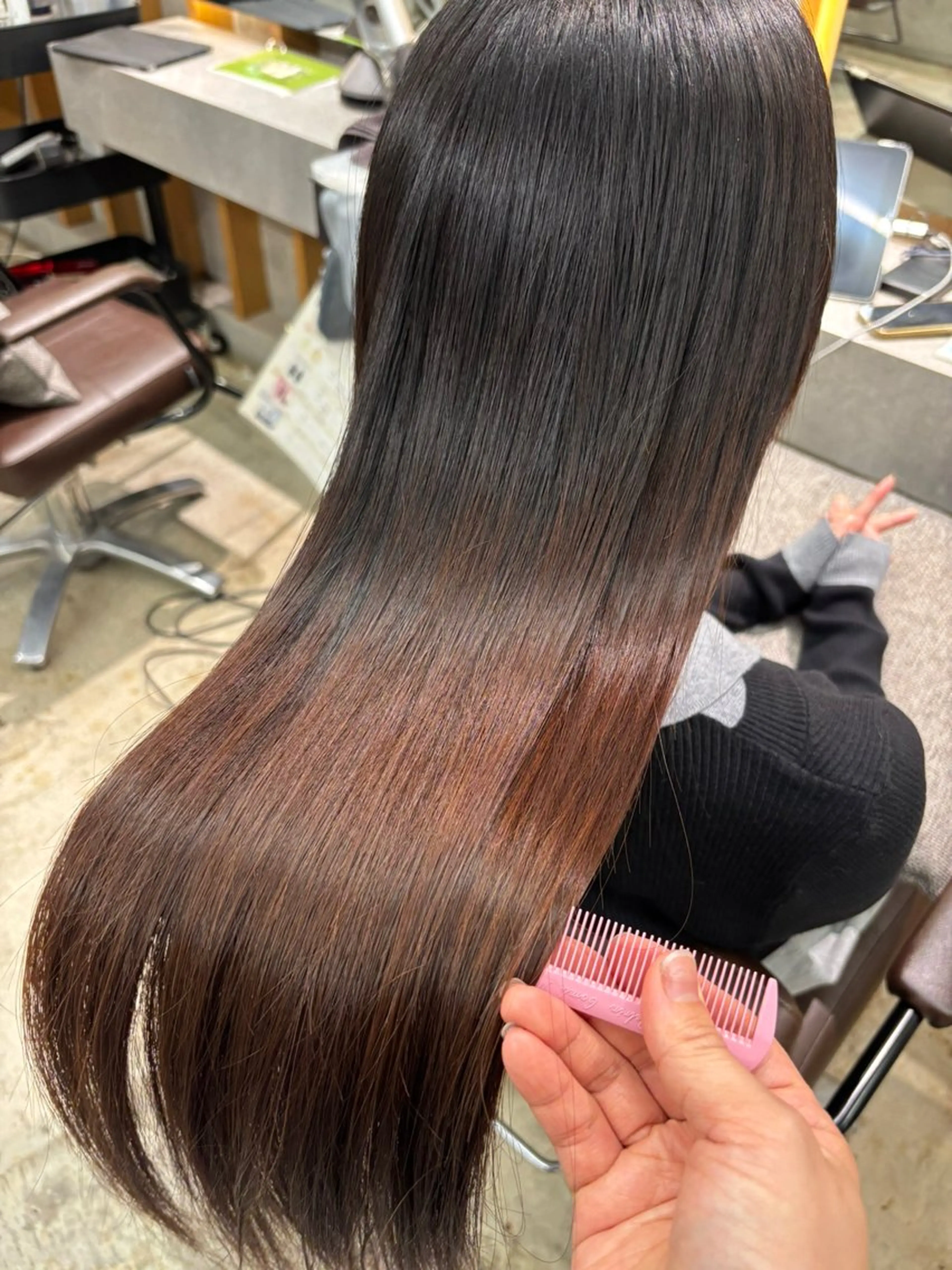 ロング 縮毛矯正 飯田 優恵のヘアスタイル