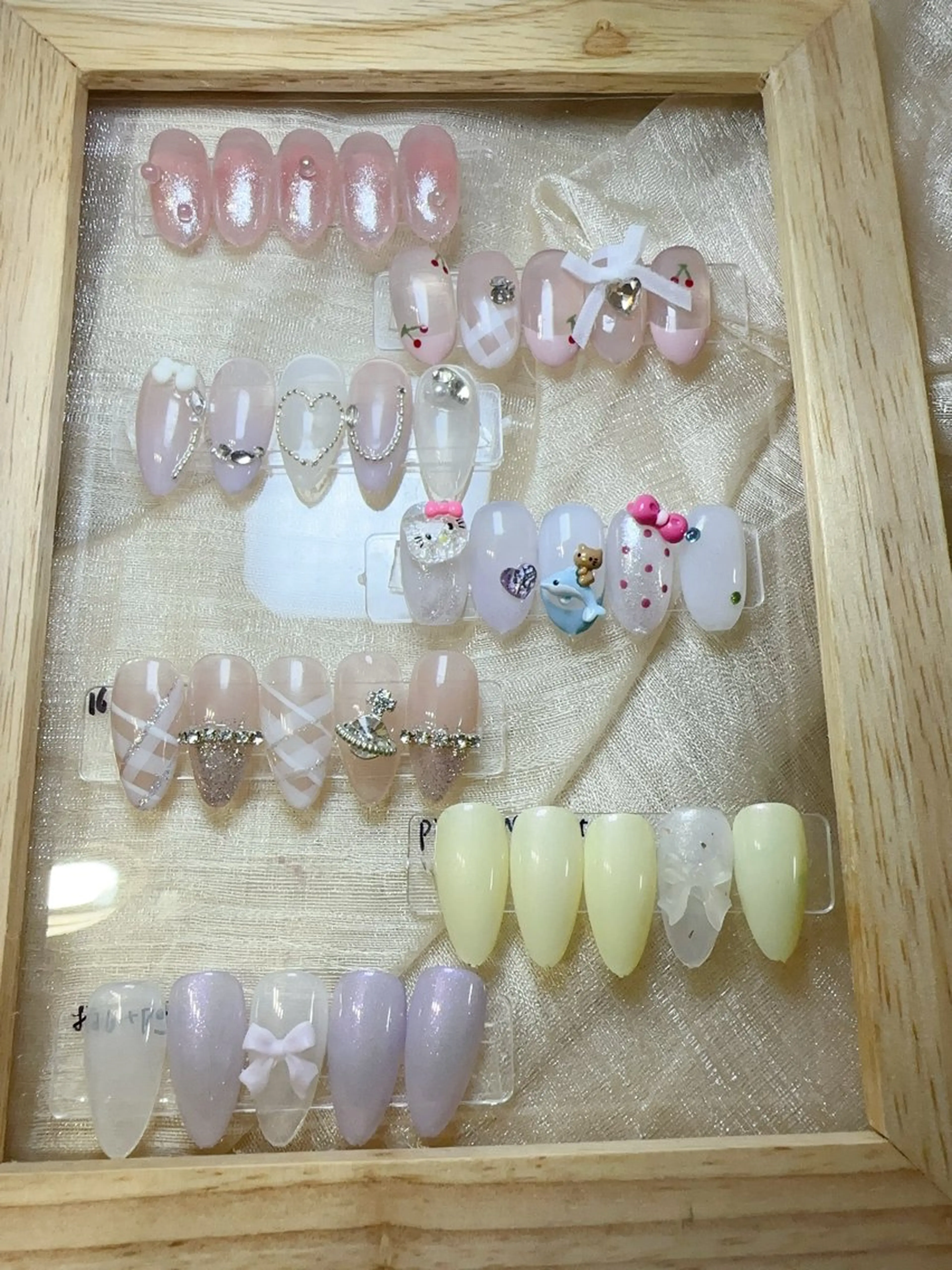 ネイル ハンドネイル NAIL CIRCLESのネイルデザイン