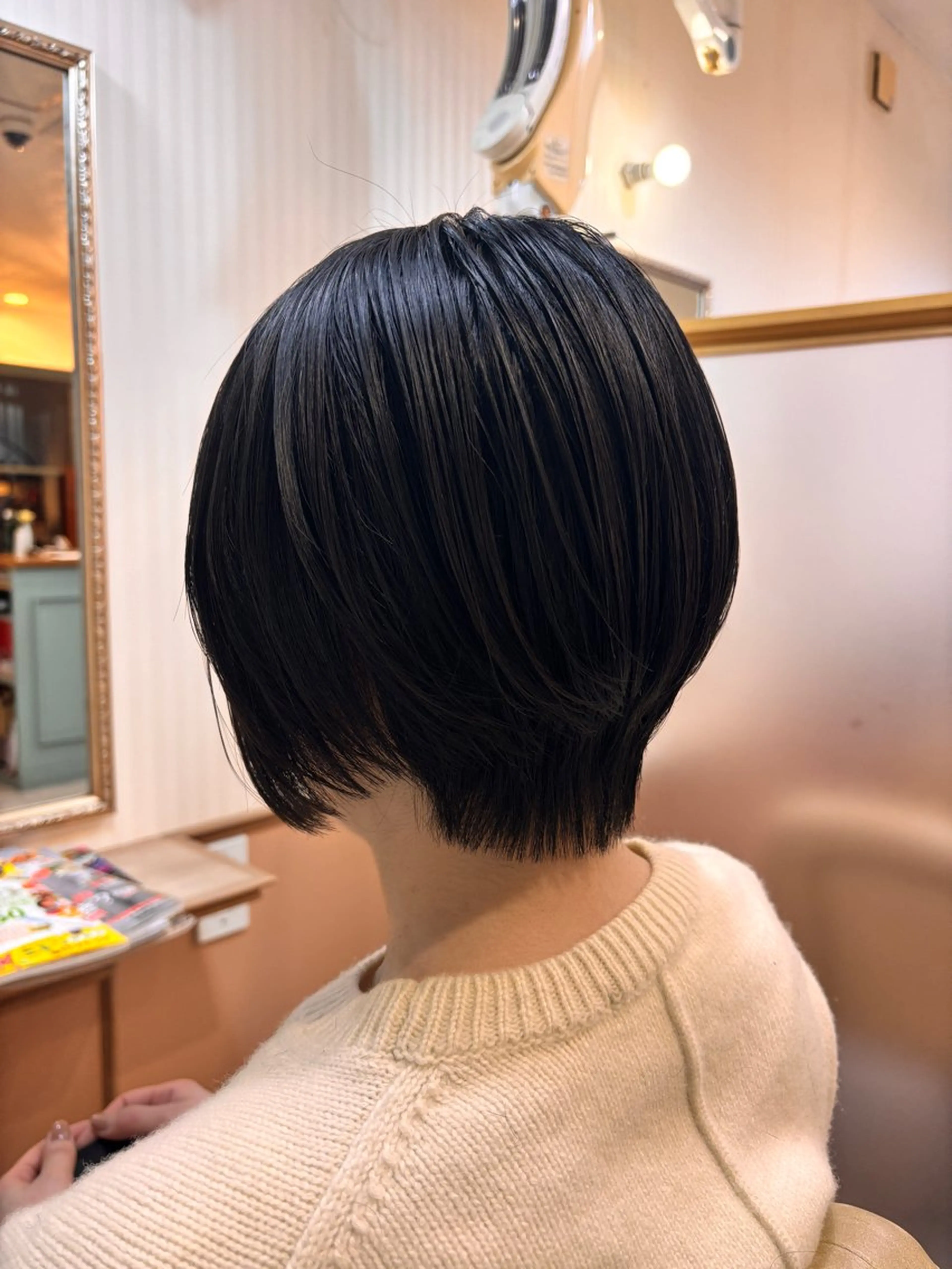 ショート シンセティックヘアデザイン所属・吉井 愛のヘアスタイル