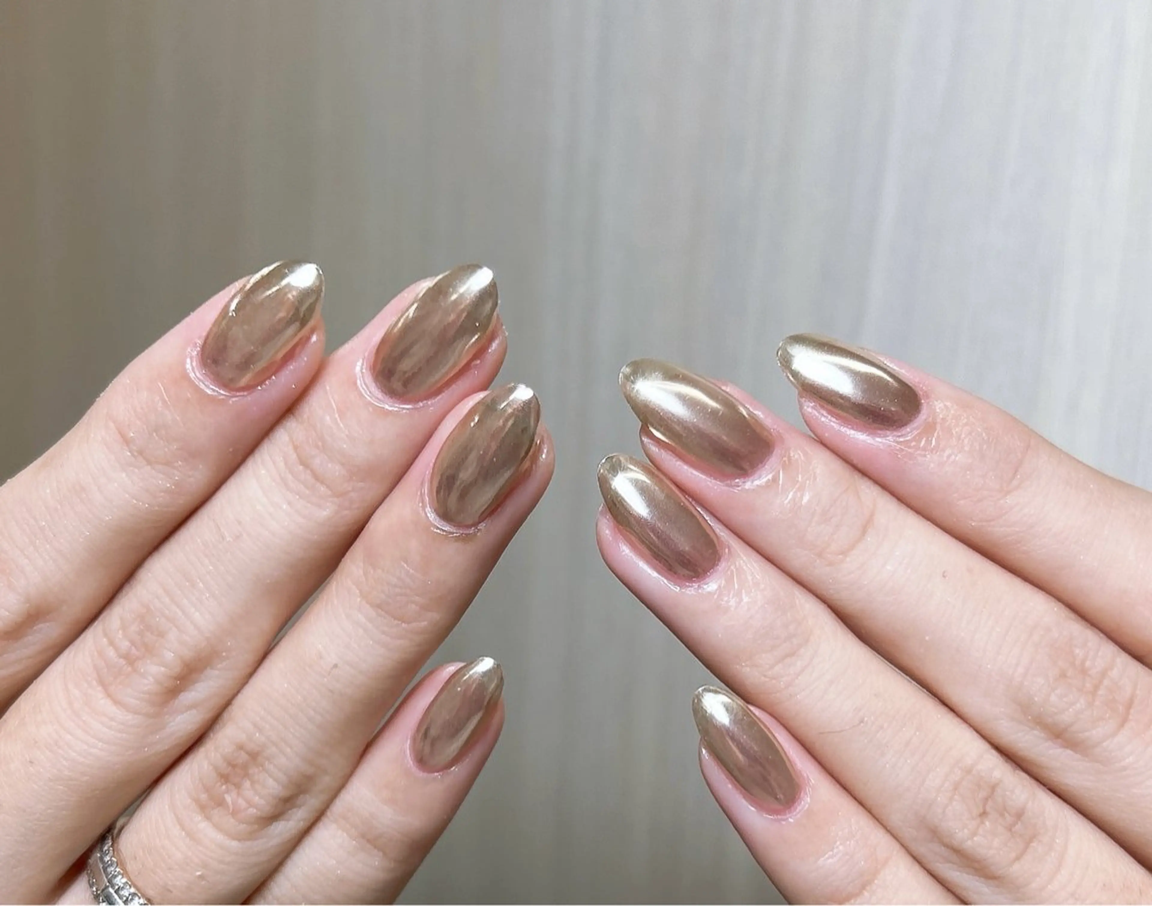 ✨キラっとした光沢感が可愛いミラーネイル🩷初回オフ無料の写真