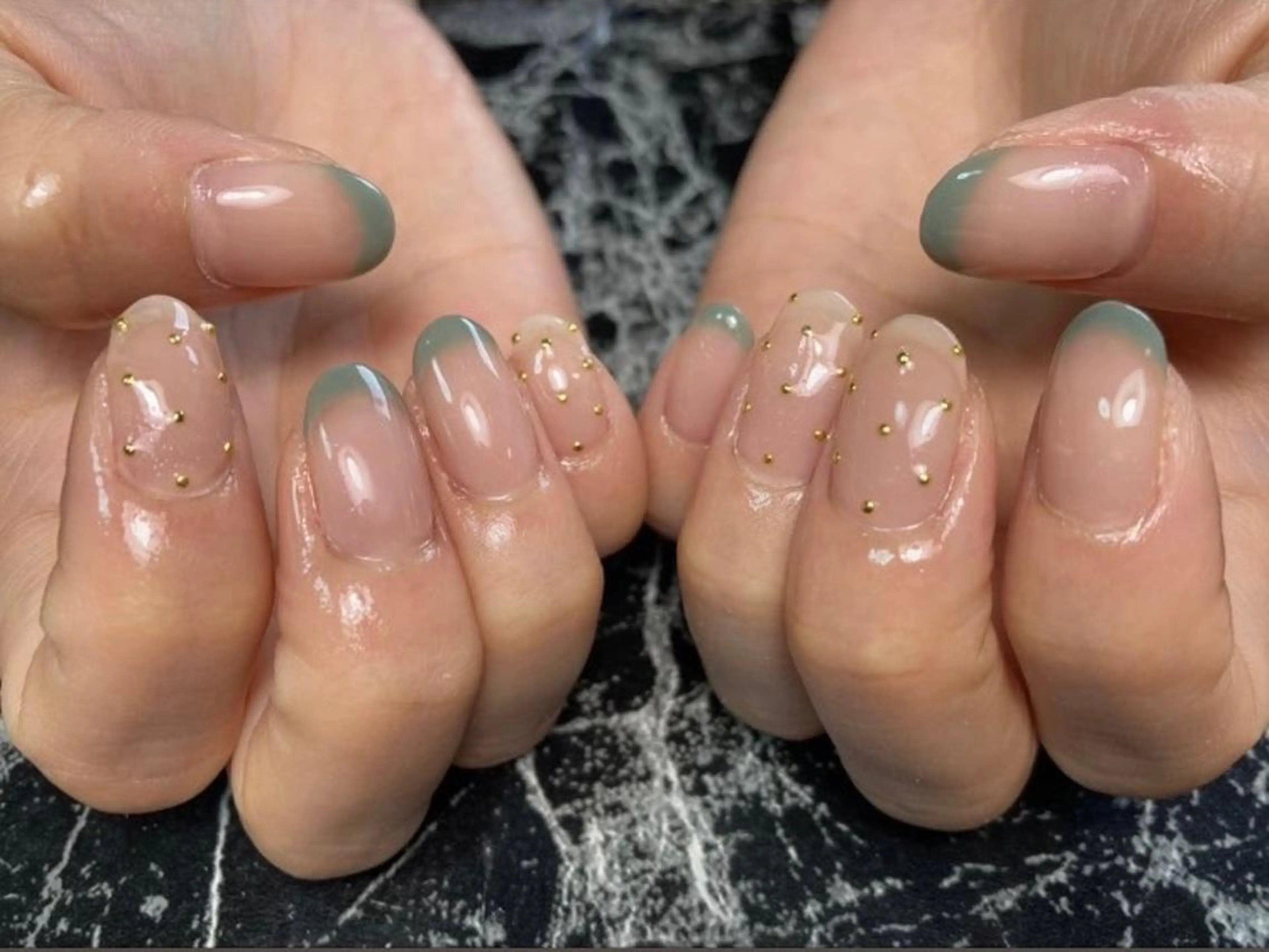 ネイル ハンドネイル フットネイル ✴︎ Delightのネイルデザイン