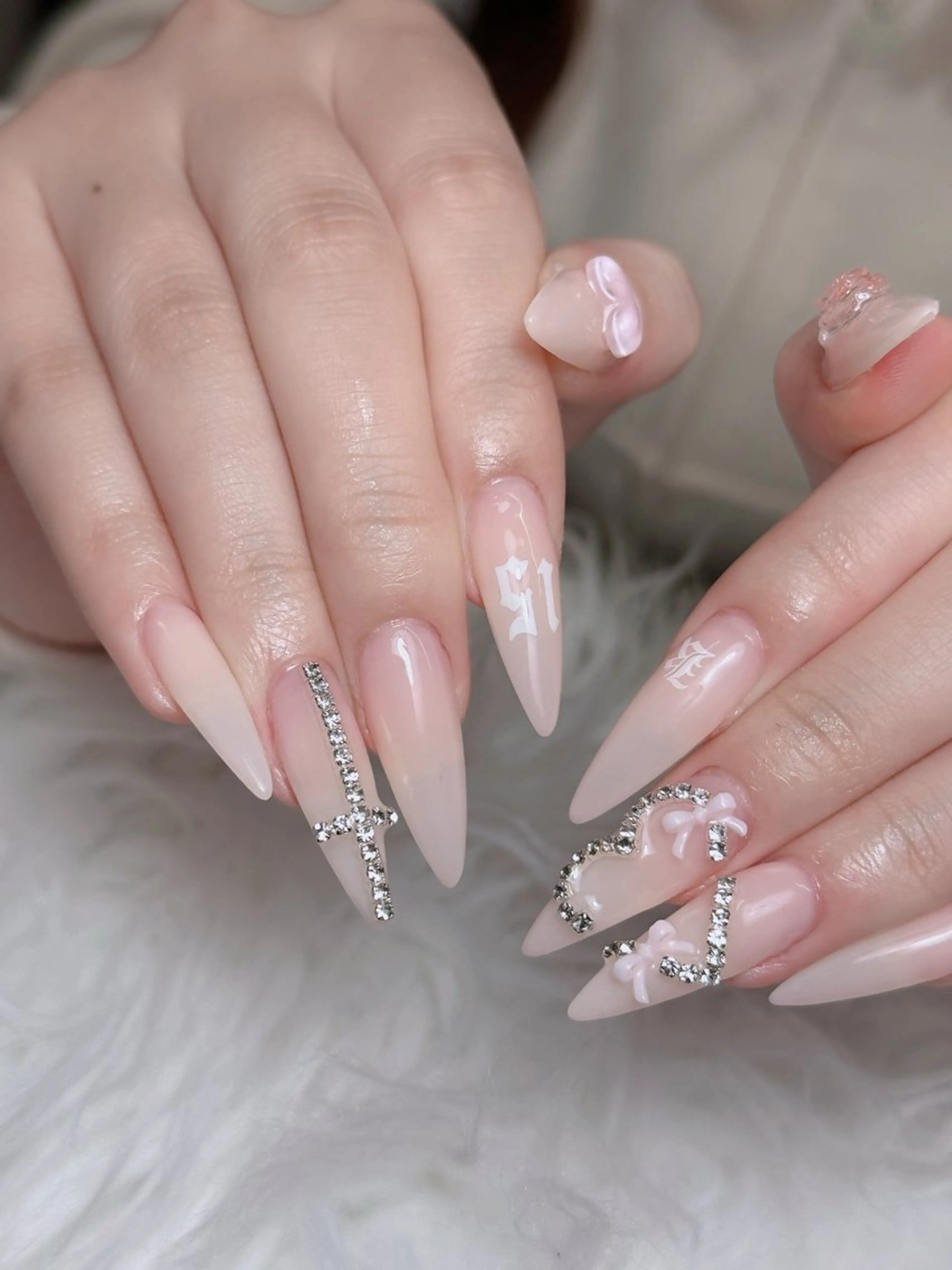 ネイル オーロラネイル チークネイル フットネイル フレンチネイル ハロウィン ハンドネイル Lumi Nail 新大久保3‘のネイルデザイン