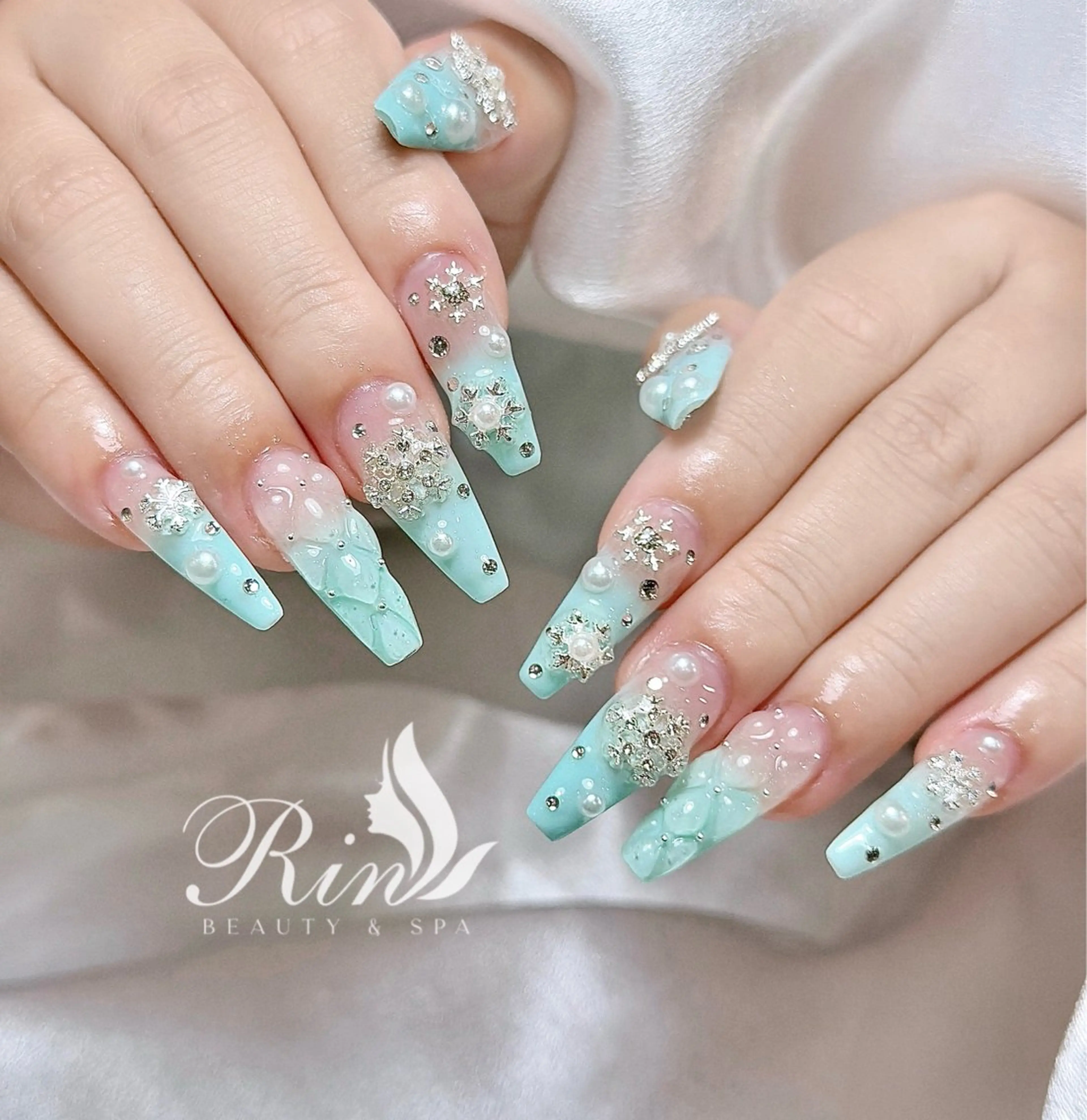 ネイル アートネイル フレンチネイル ジェルネイル 韓国ネイル ミラーネイル Rin Nail 新大久保店のネイルデザイン