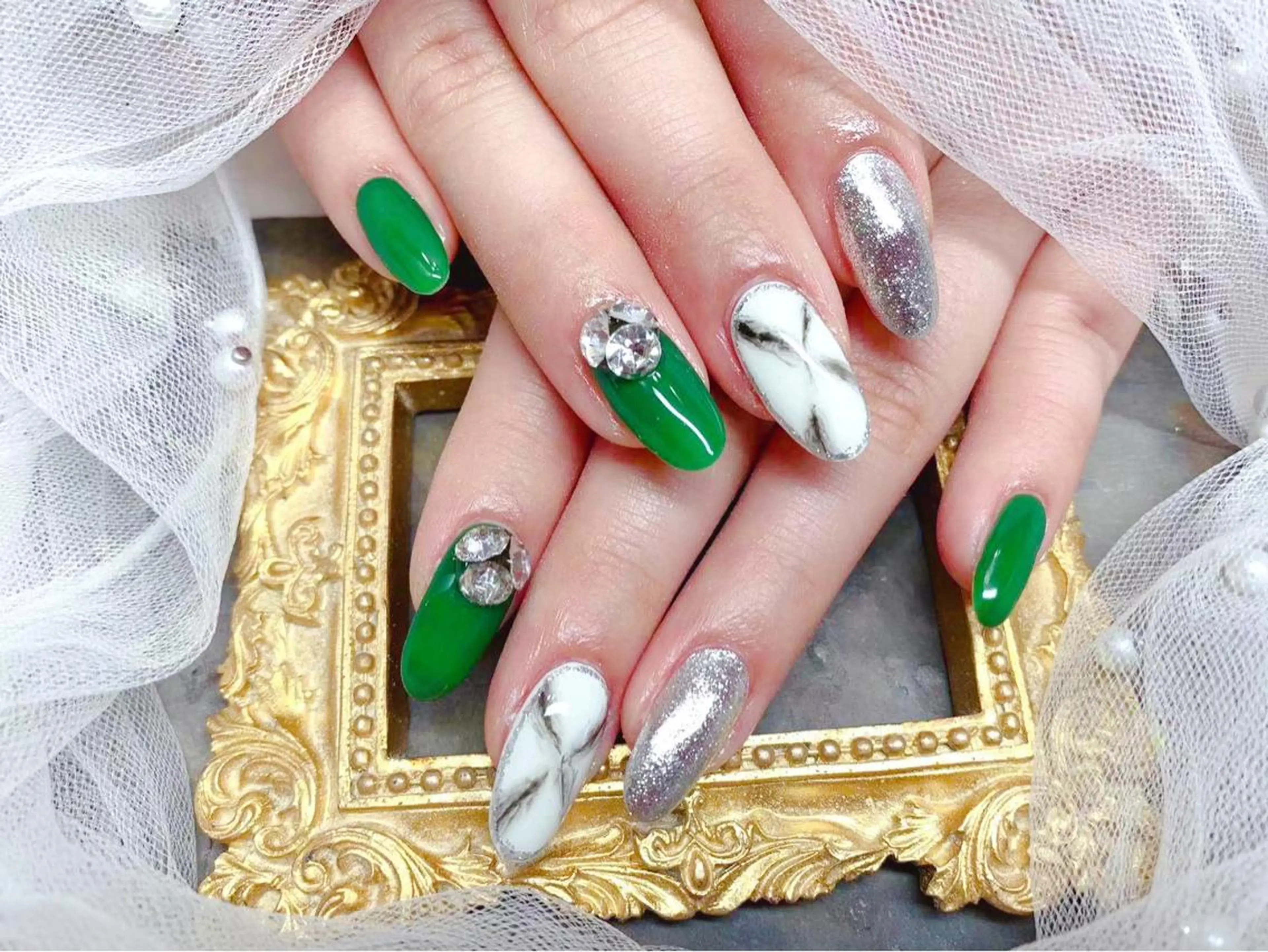 ネイル ハンドネイル マジックミラー所属・マジック ミラーのネイルデザイン